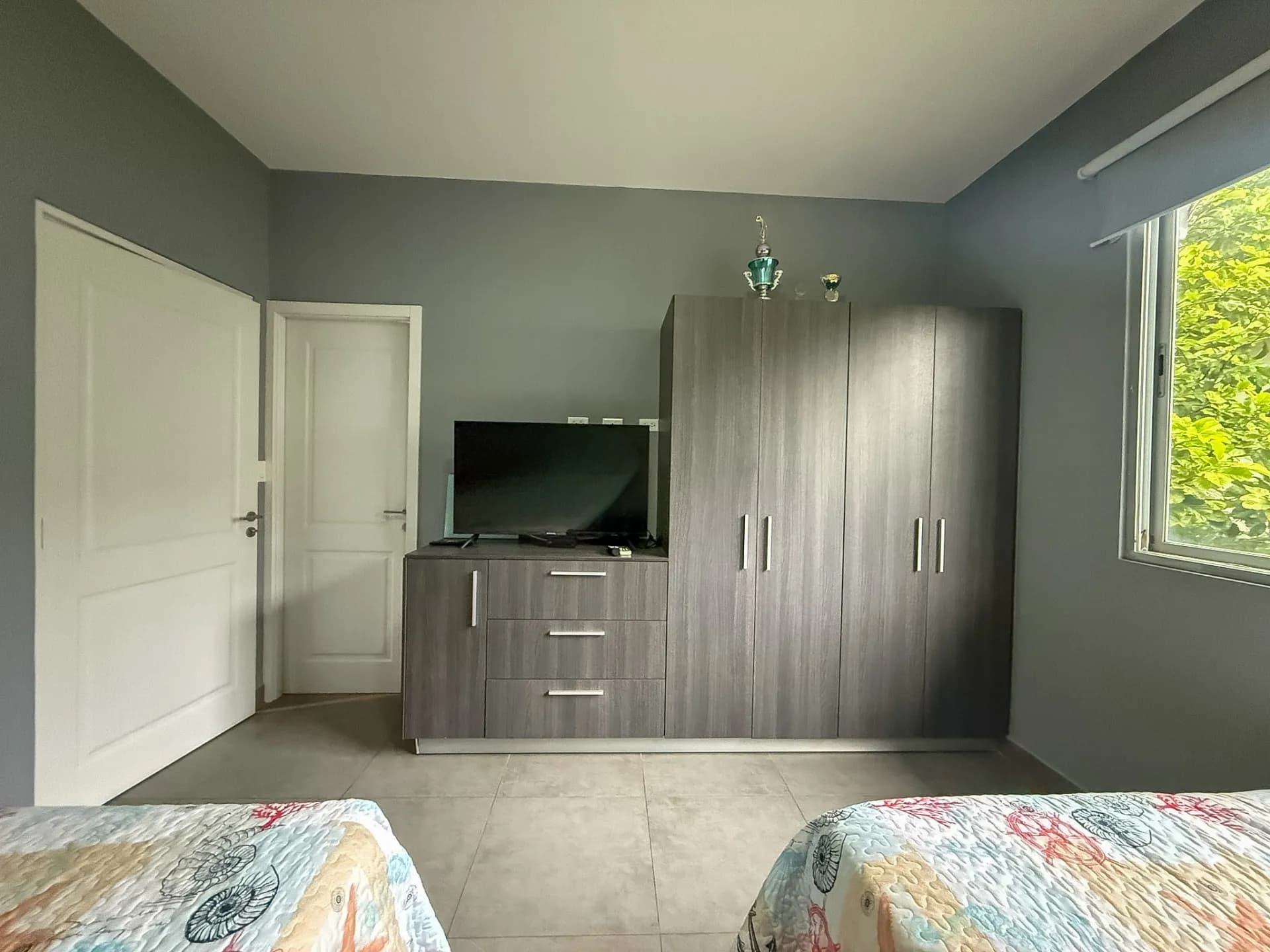 Modern Open-Concept 3 Bedroom Home in a Tropical Setting R-0055 - Image 22