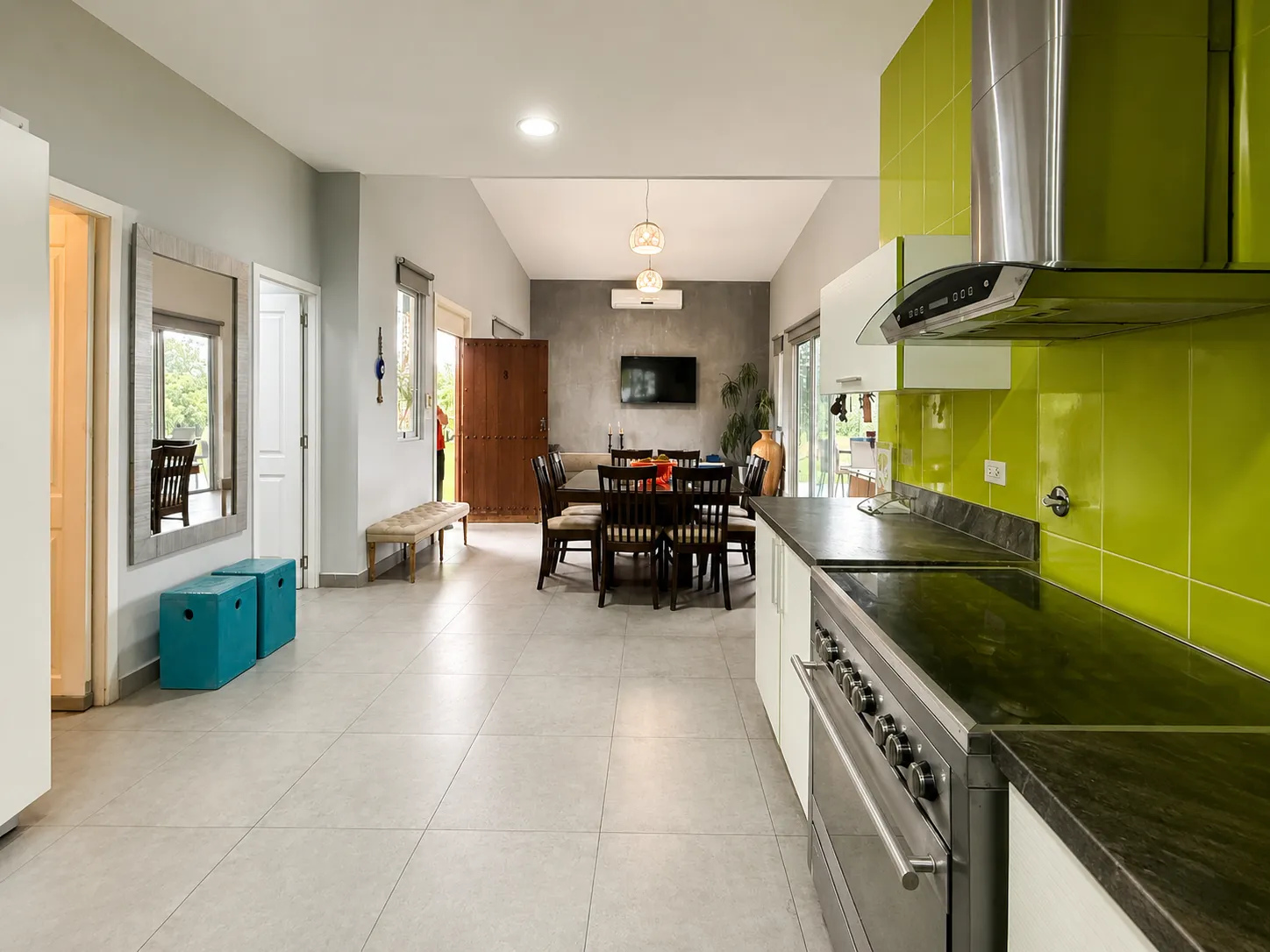 Modern Open-Concept 3 Bedroom Home in a Tropical Setting R-0055 - Image 7
