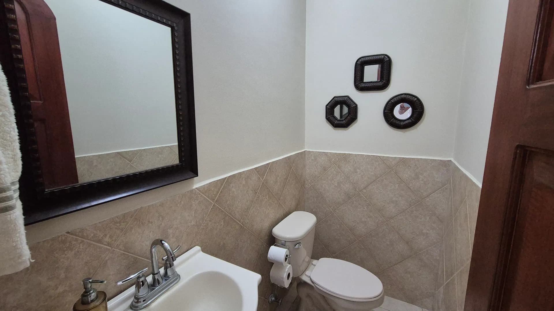 Spacious 4-Bedroom House close to the beach in Santa Clara. R-0516 - Image 14
