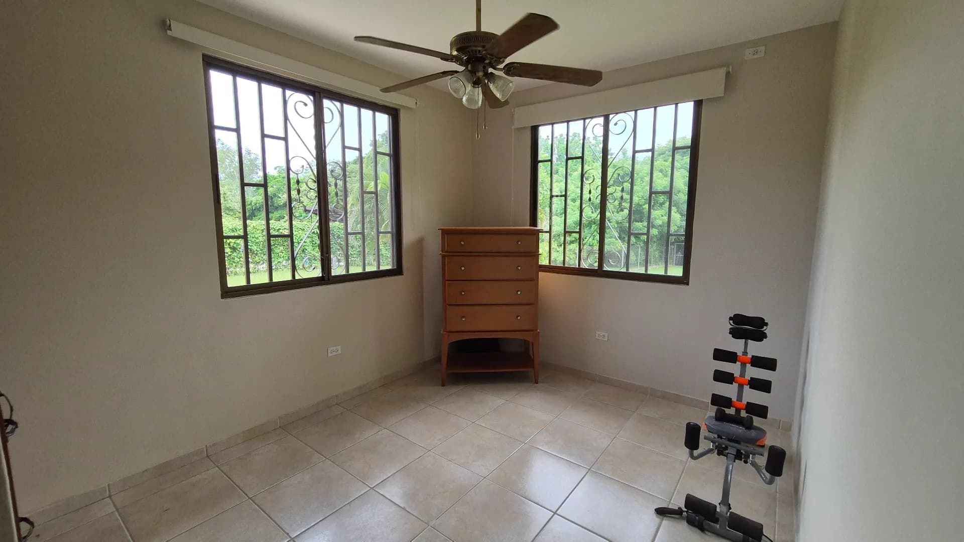 Spacious 4-Bedroom House close to the beach in Santa Clara. R-0516 - Image 25