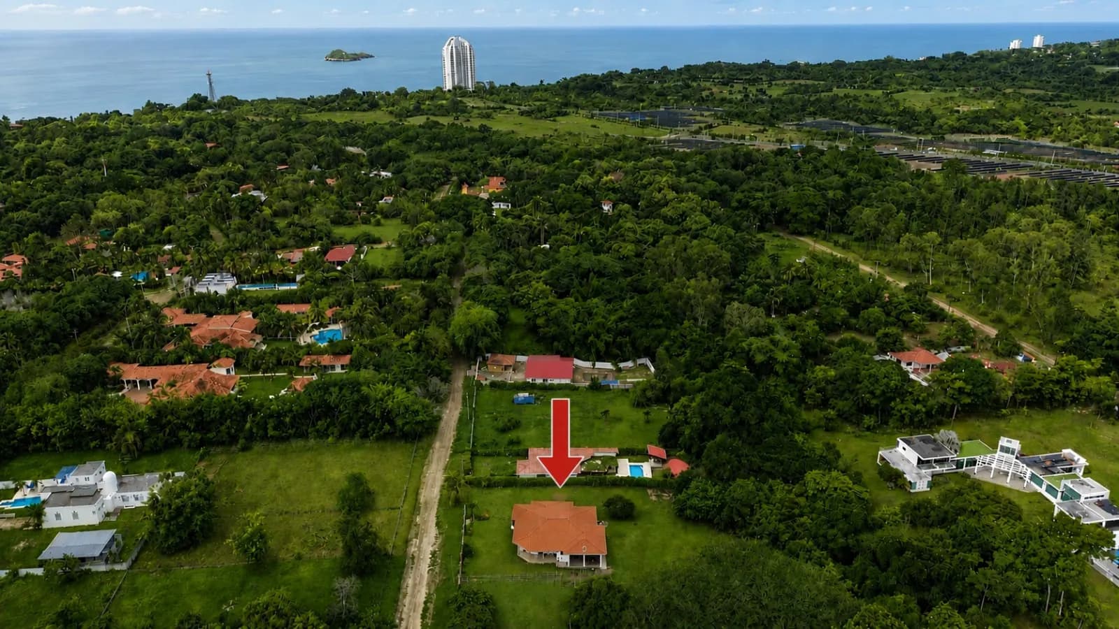 Spacious 4-Bedroom House close to the beach in Santa Clara. R-0516 - Image 1