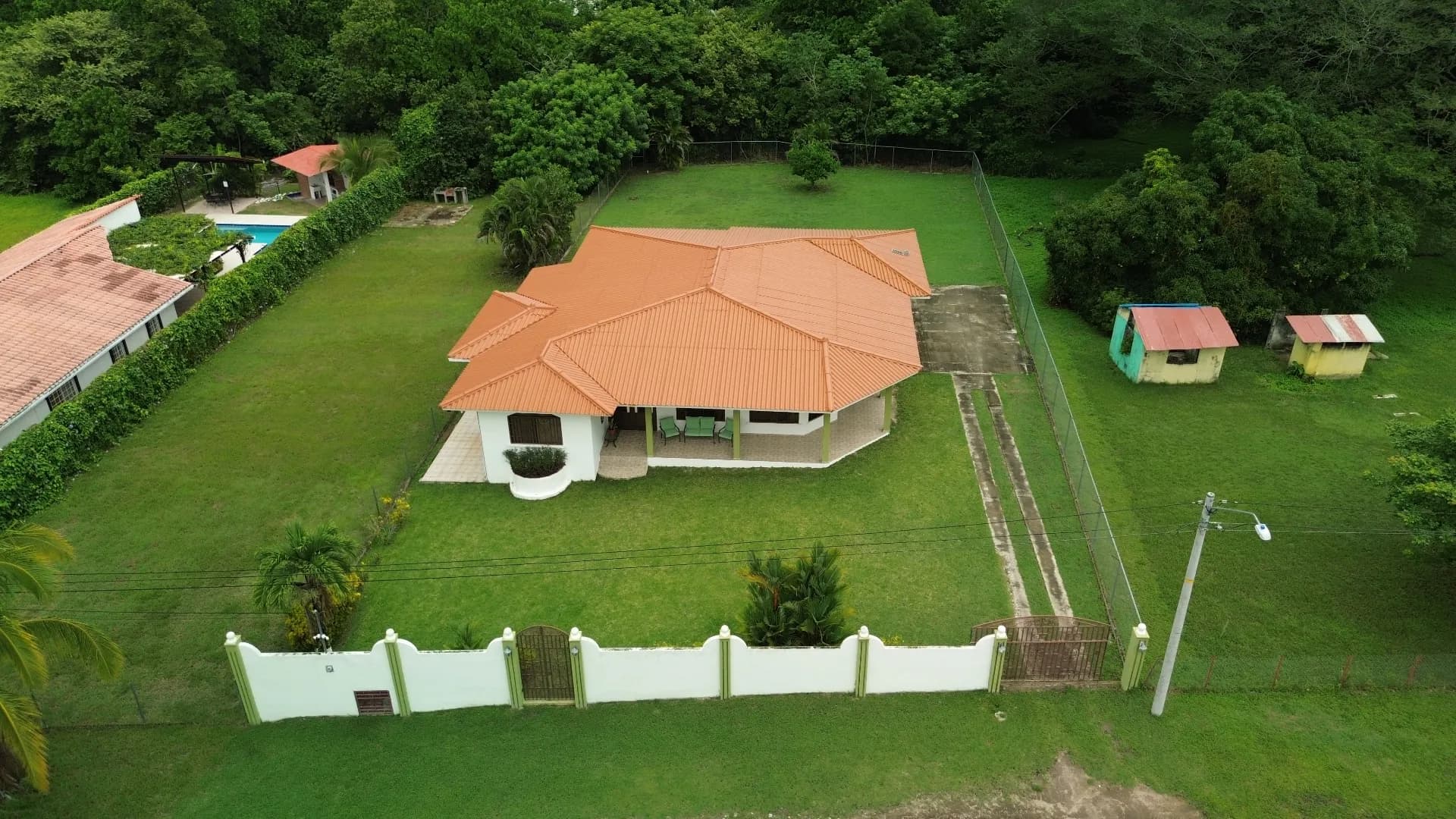 Spacious 4-Bedroom House close to the beach in Santa Clara. R-0516 - Image 33