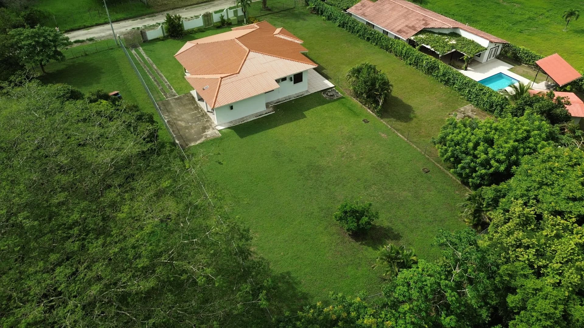 Spacious 4-Bedroom House close to the beach in Santa Clara. R-0516 - Image 34