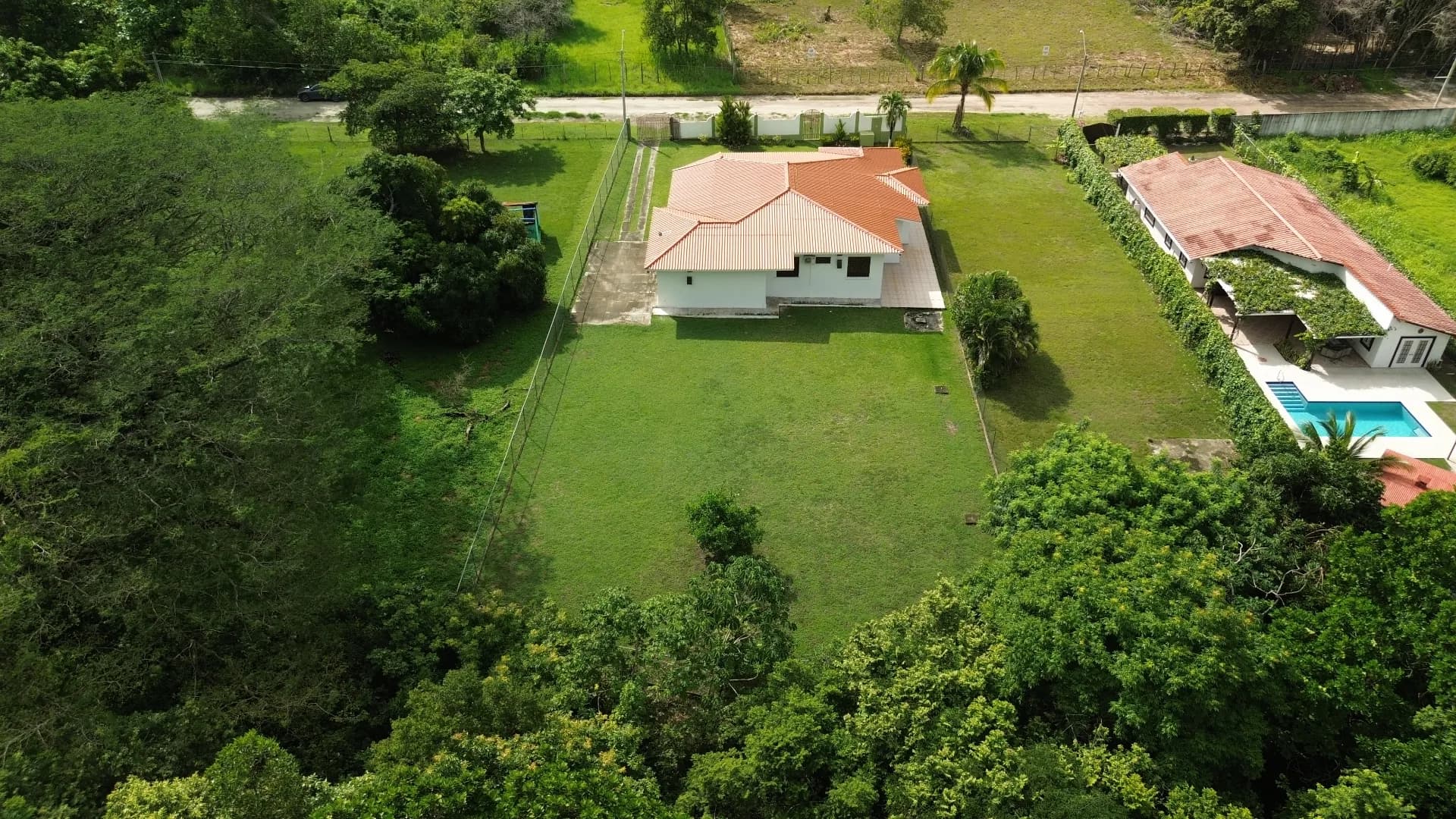 Spacious 4-Bedroom House close to the beach in Santa Clara. R-0516 - Image 35