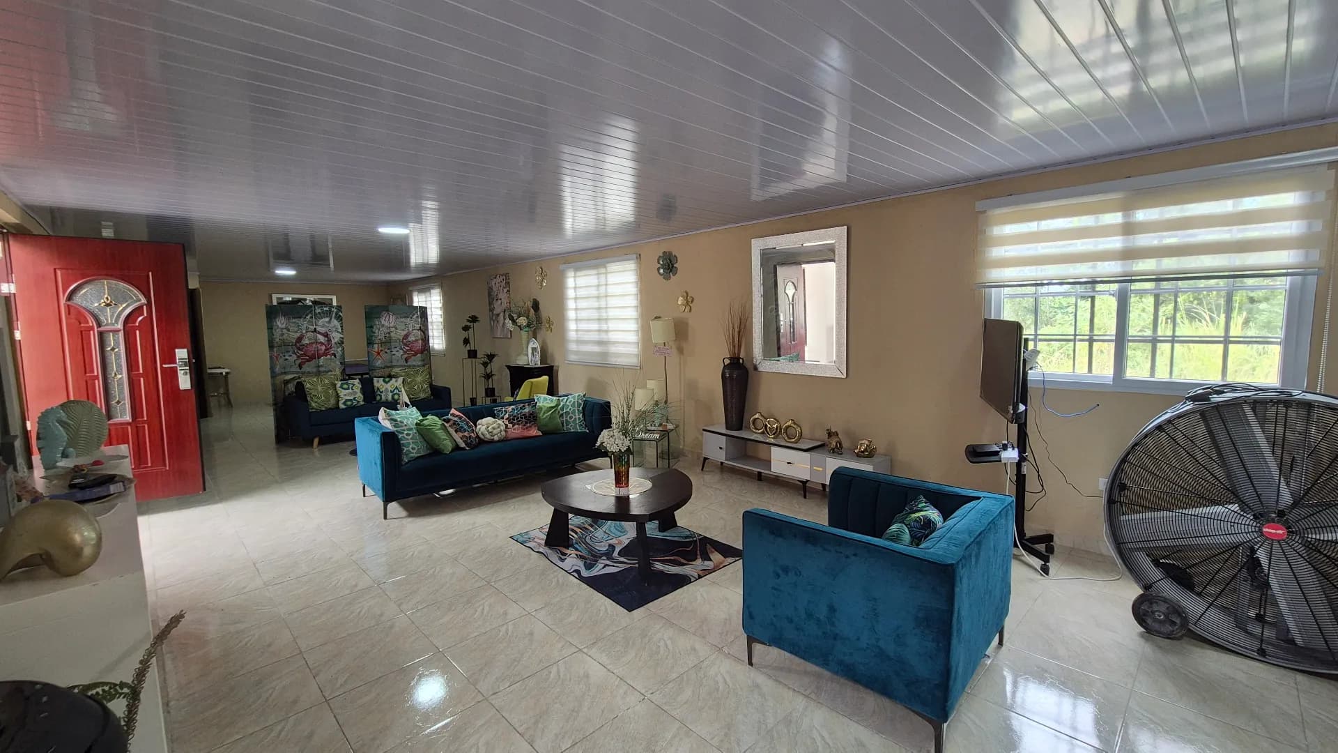 Income Property Opportunity in Gorgona – Spacious Home with Pool and 6 Bedrooms P-0060 - Image 14