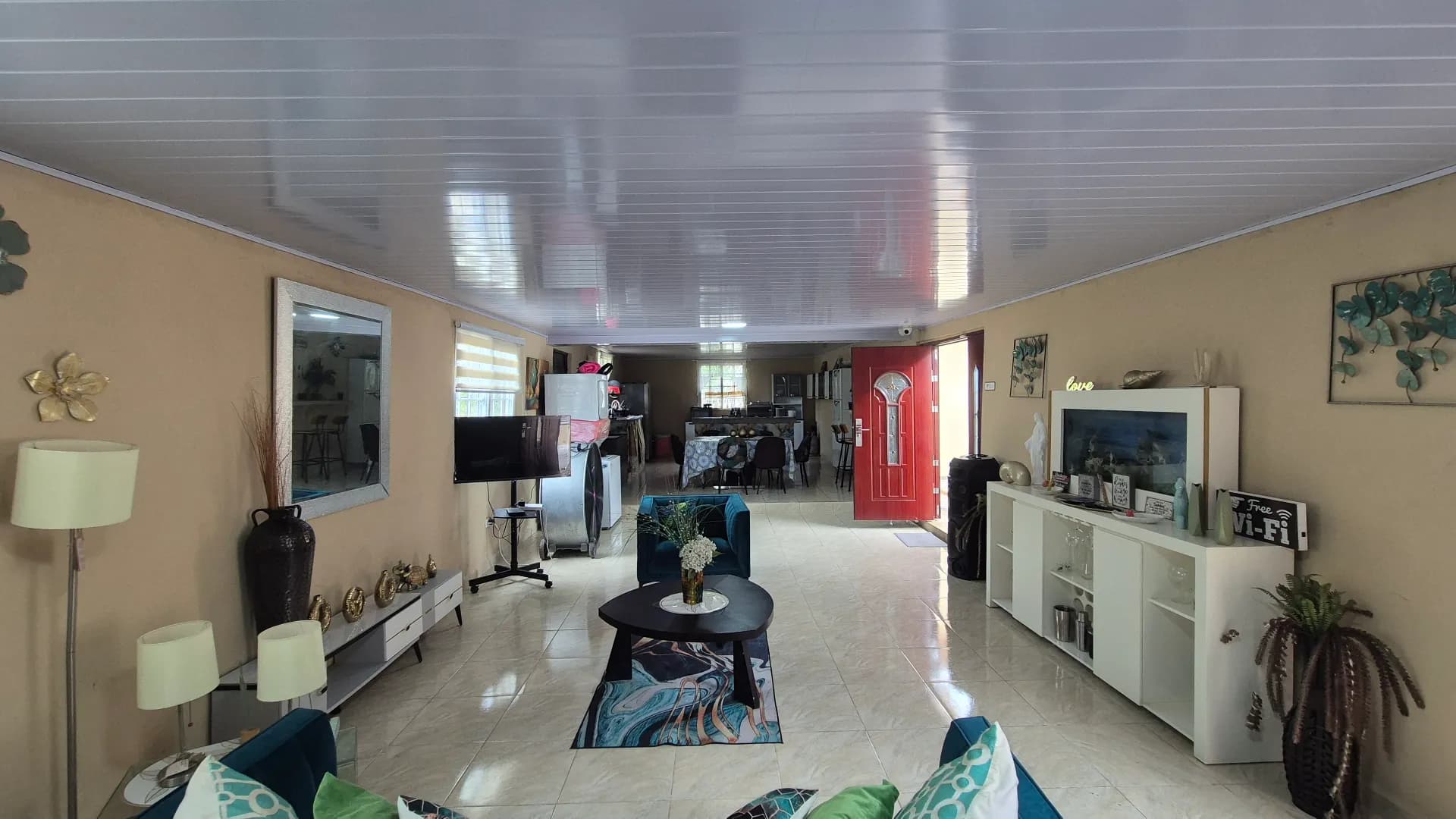 Income Property Opportunity in Gorgona – Spacious Home with Pool and 6 Bedrooms P-0060 - Image 16