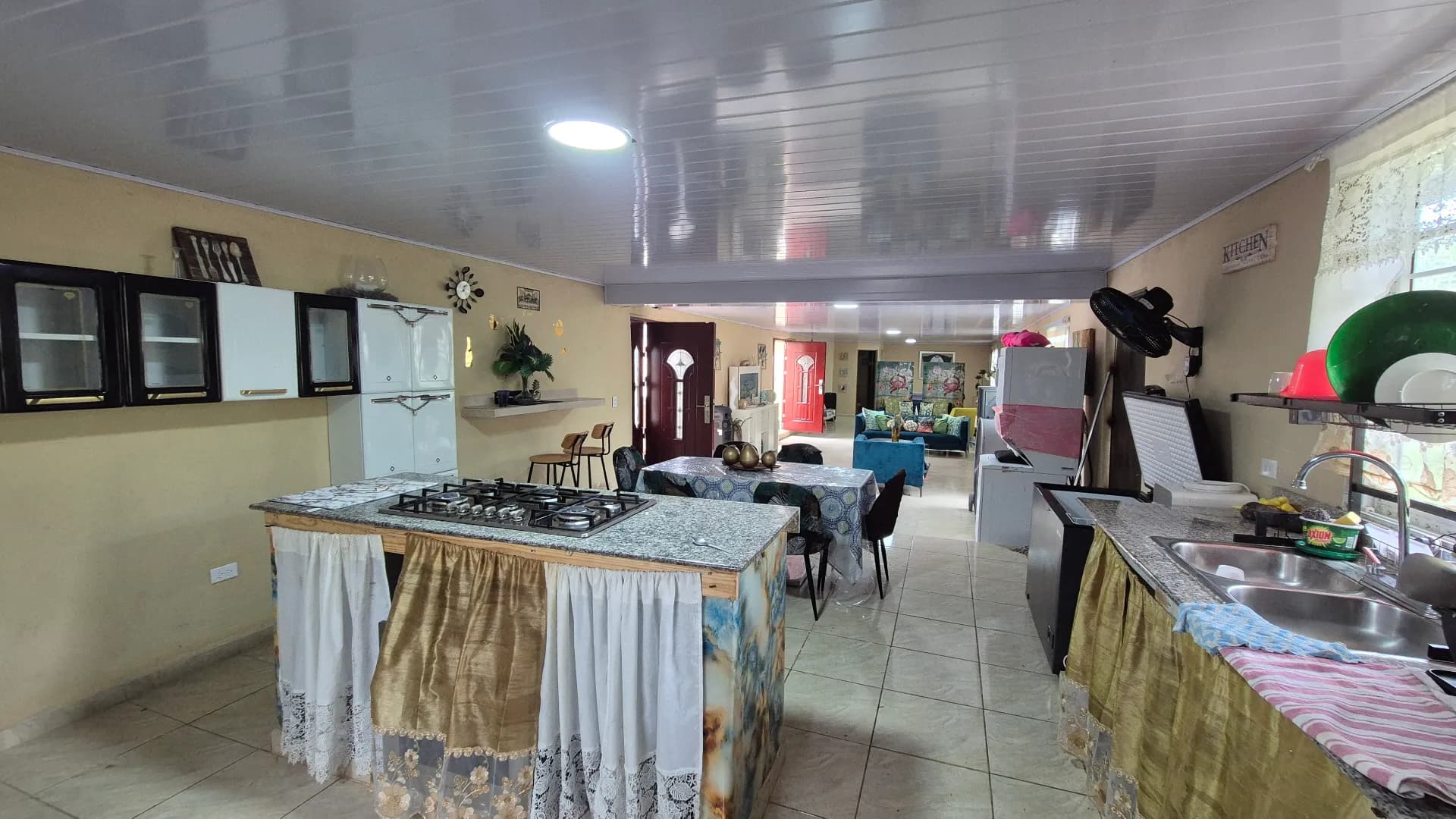 Income Property Opportunity in Gorgona – Spacious Home with Pool and 6 Bedrooms P-0060 - Image 20