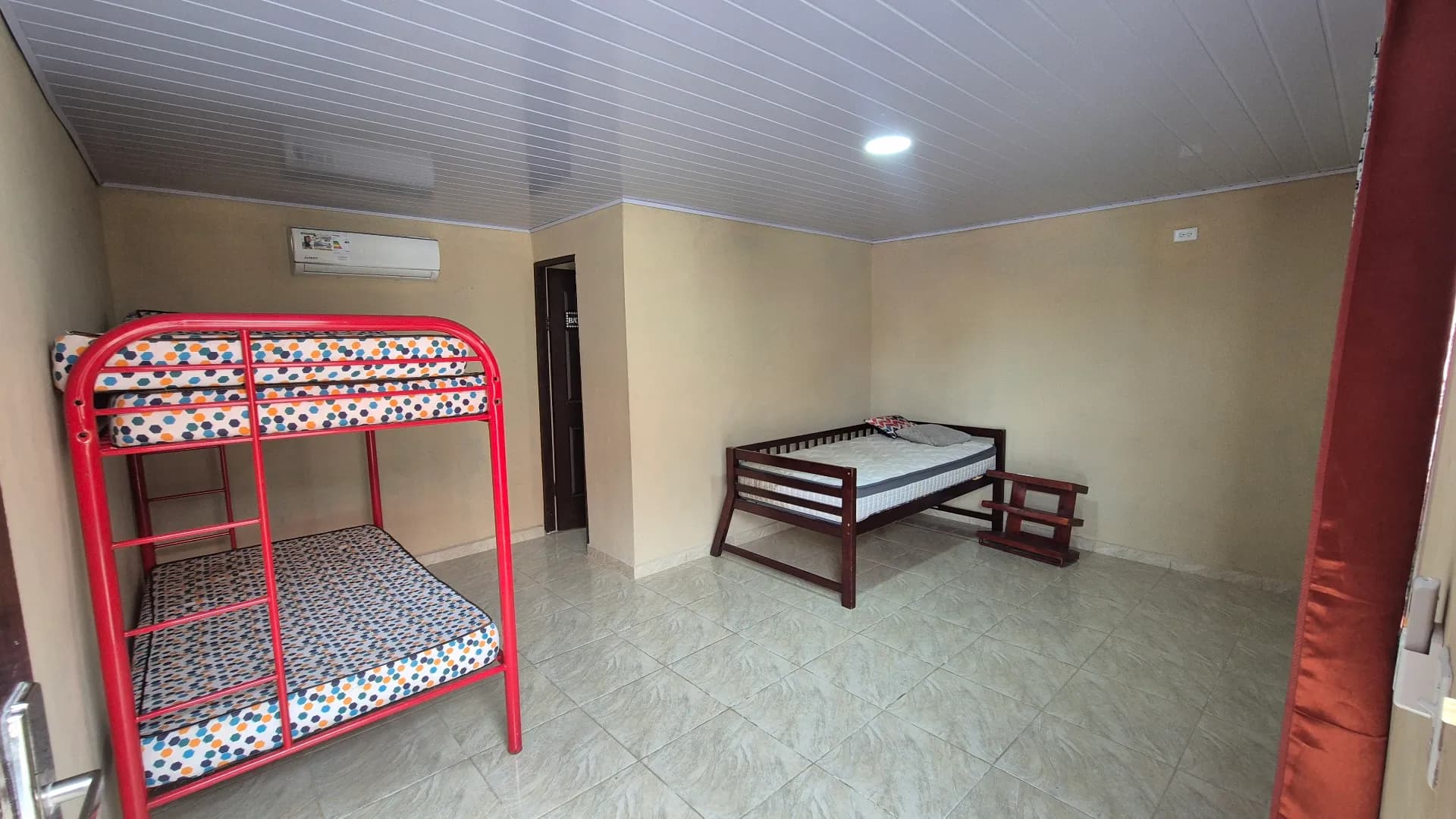 Income Property Opportunity in Gorgona – Spacious Home with Pool and 6 Bedrooms P-0060 - Image 28