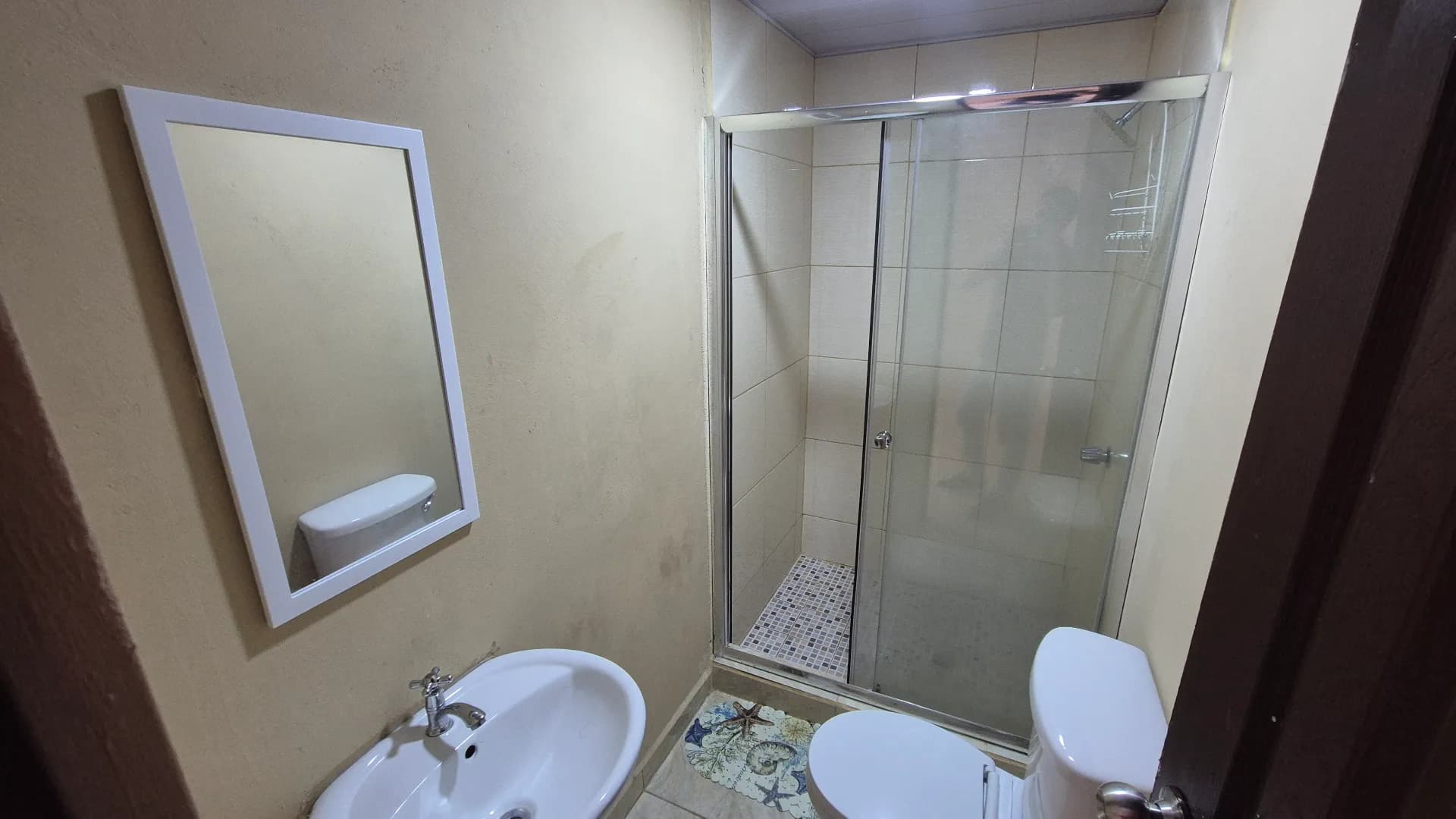 Income Property Opportunity in Gorgona – Spacious Home with Pool and 6 Bedrooms P-0060 - Image 33