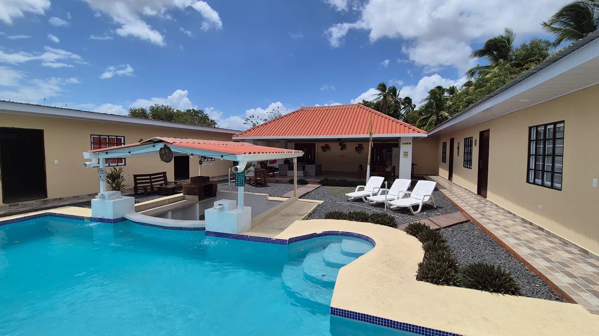 Income Property Opportunity in Gorgona – Spacious Home with Pool and 6 Bedrooms P-0060 - Image 6