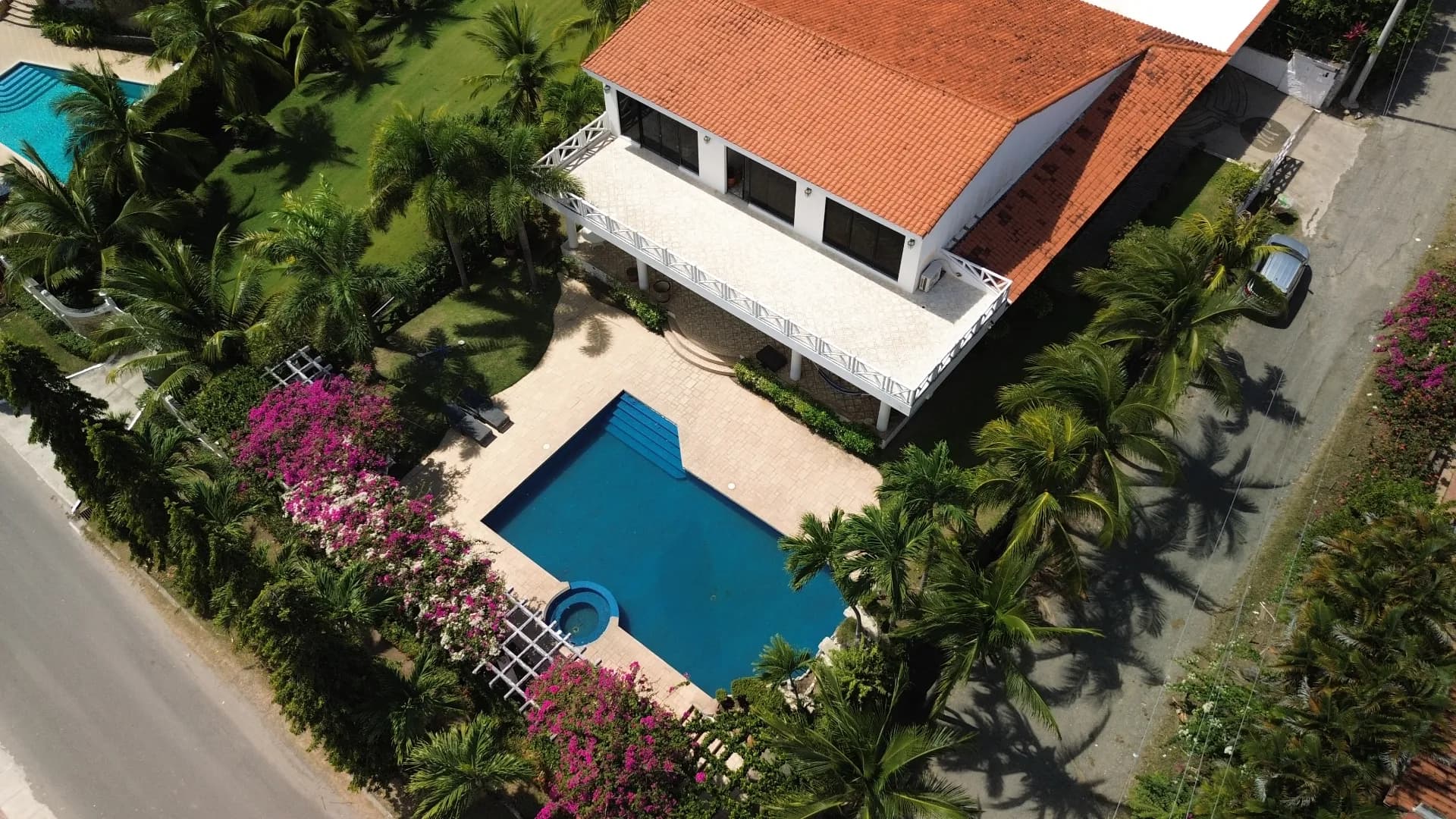 Elegant Two-Story Beachside Residence with 6 Bedrooms in Gated Coronado Community P-0601 - Image 56