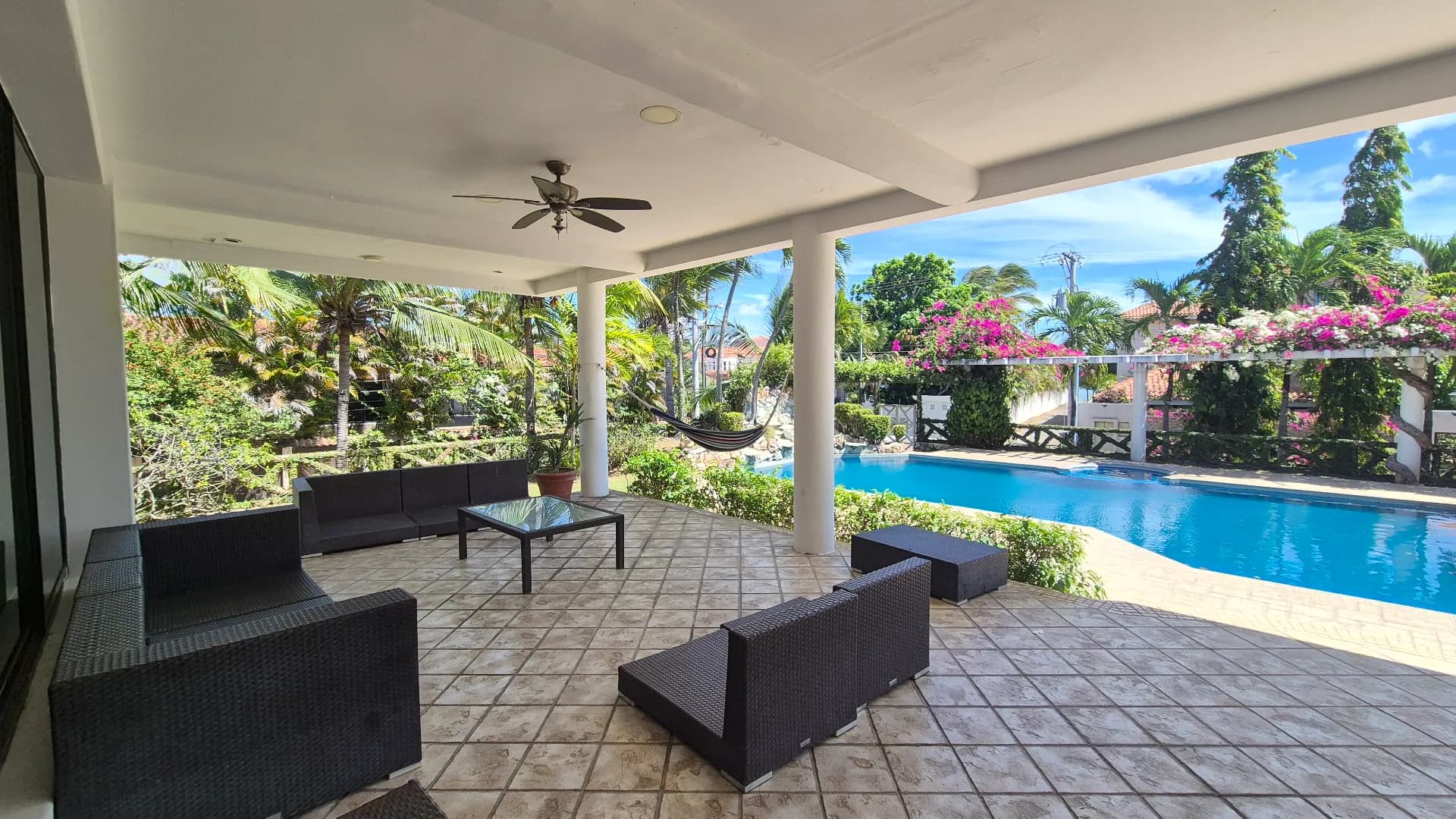 Elegant Two-Story Beachside Residence with 6 Bedrooms in Gated Coronado Community P-0601 - Image 17