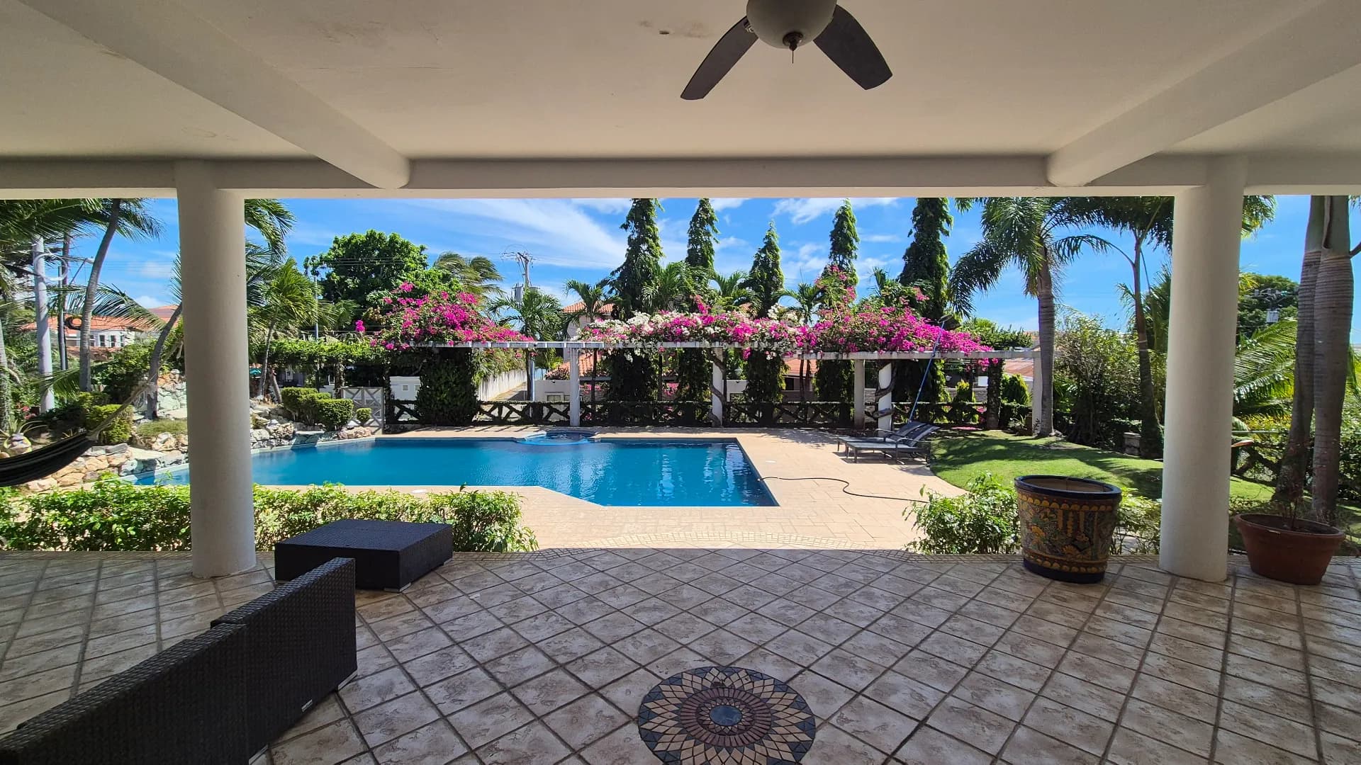 Elegant Two-Story Beachside Residence with 6 Bedrooms in Gated Coronado Community P-0601 - Image 18