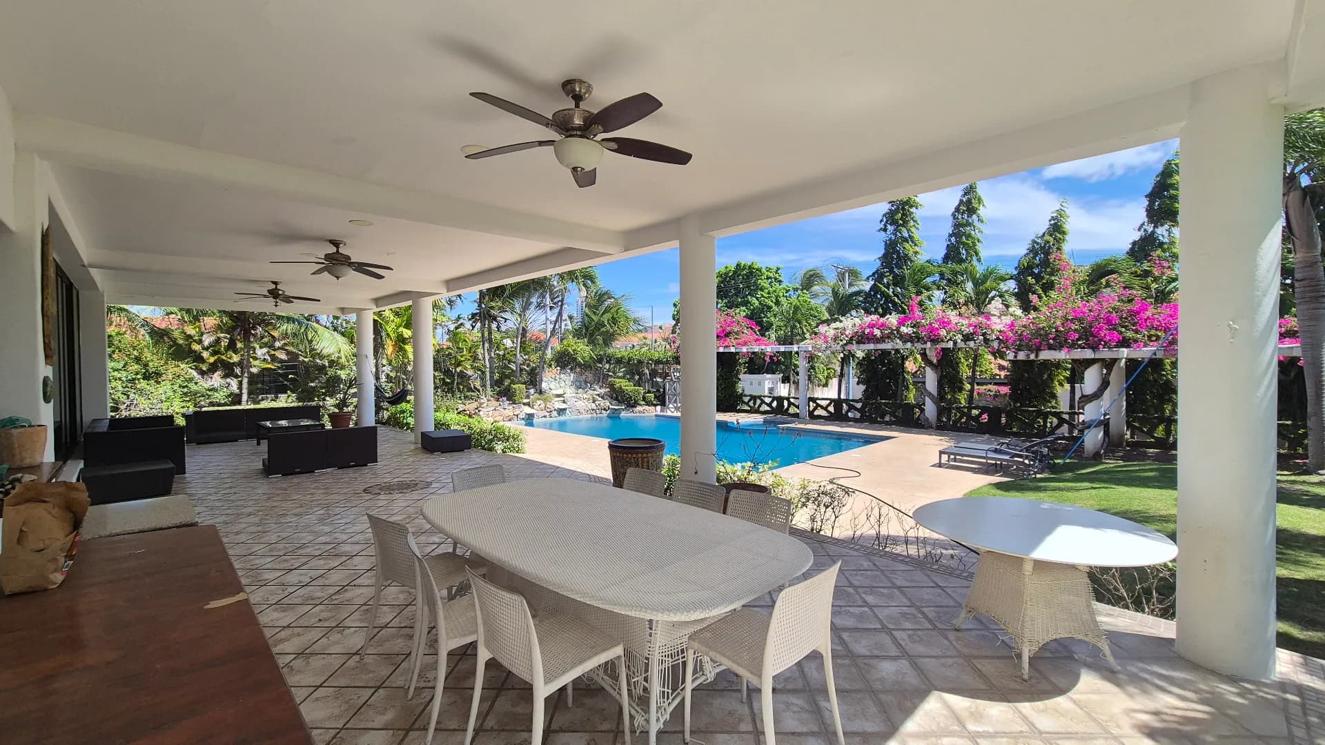Elegant Two-Story Beachside Residence with 6 Bedrooms in Gated Coronado Community P-0601 - Image 20