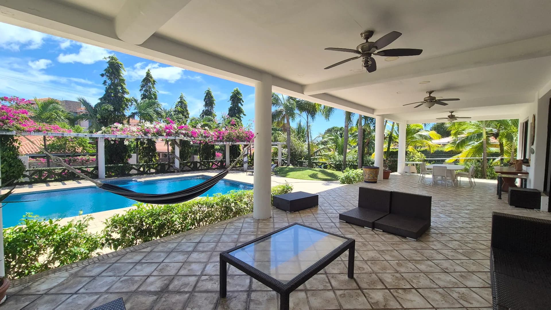 Elegant Two-Story Beachside Residence with 6 Bedrooms in Gated Coronado Community P-0601 - Image 22