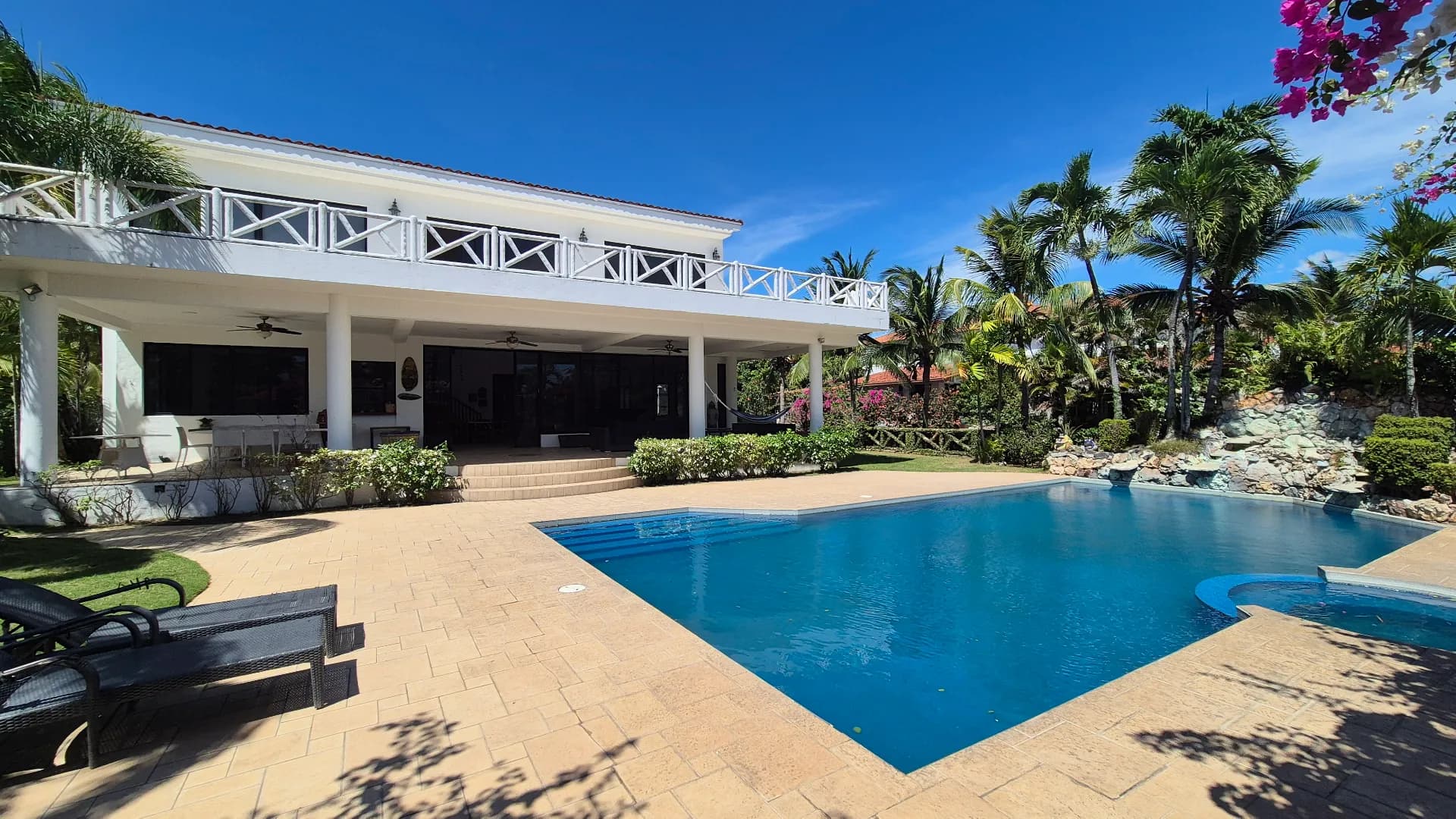 Elegant Two-Story Beachside Residence with 6 Bedrooms in Gated Coronado Community P-0601 - Image 24