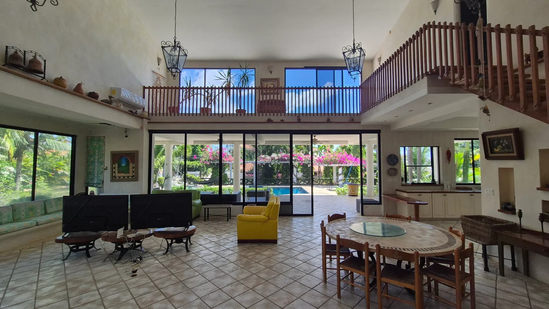 Elegant Two-Story Beachside Residence with 6 Bedrooms in Gated Coronado Community P-0601 - Image 5