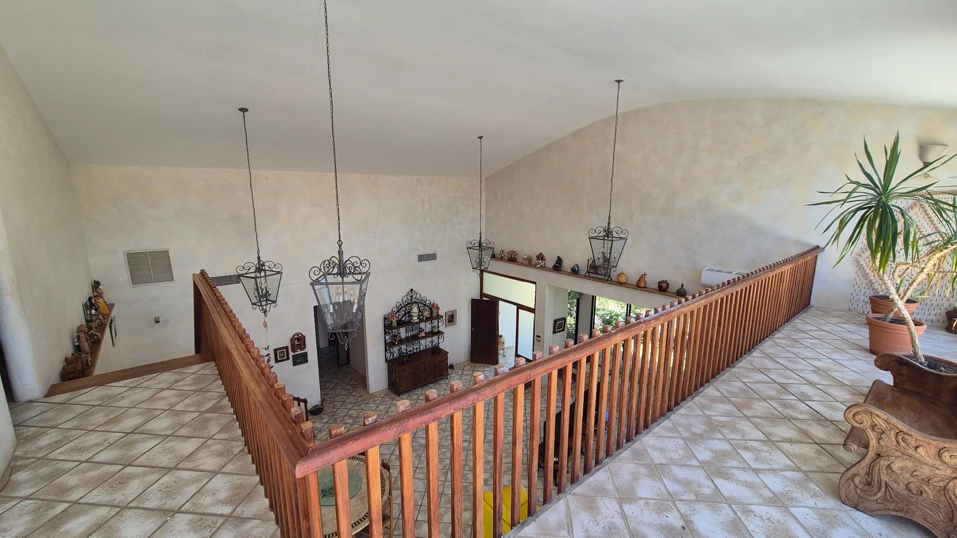 Elegant Two-Story Beachside Residence with 6 Bedrooms in Gated Coronado Community P-0601 - Image 39