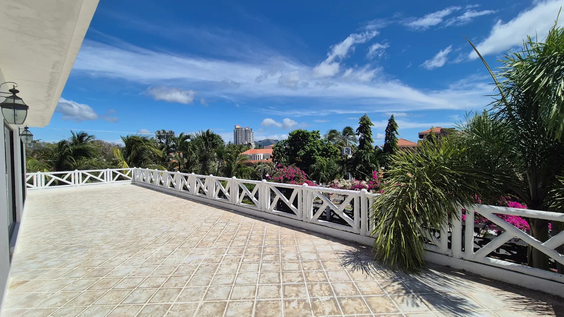 Elegant Two-Story Beachside Residence with 6 Bedrooms in Gated Coronado Community P-0601 - Image 42