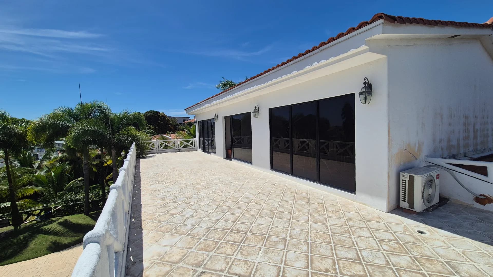 Elegant Two-Story Beachside Residence with 6 Bedrooms in Gated Coronado Community P-0601 - Image 45