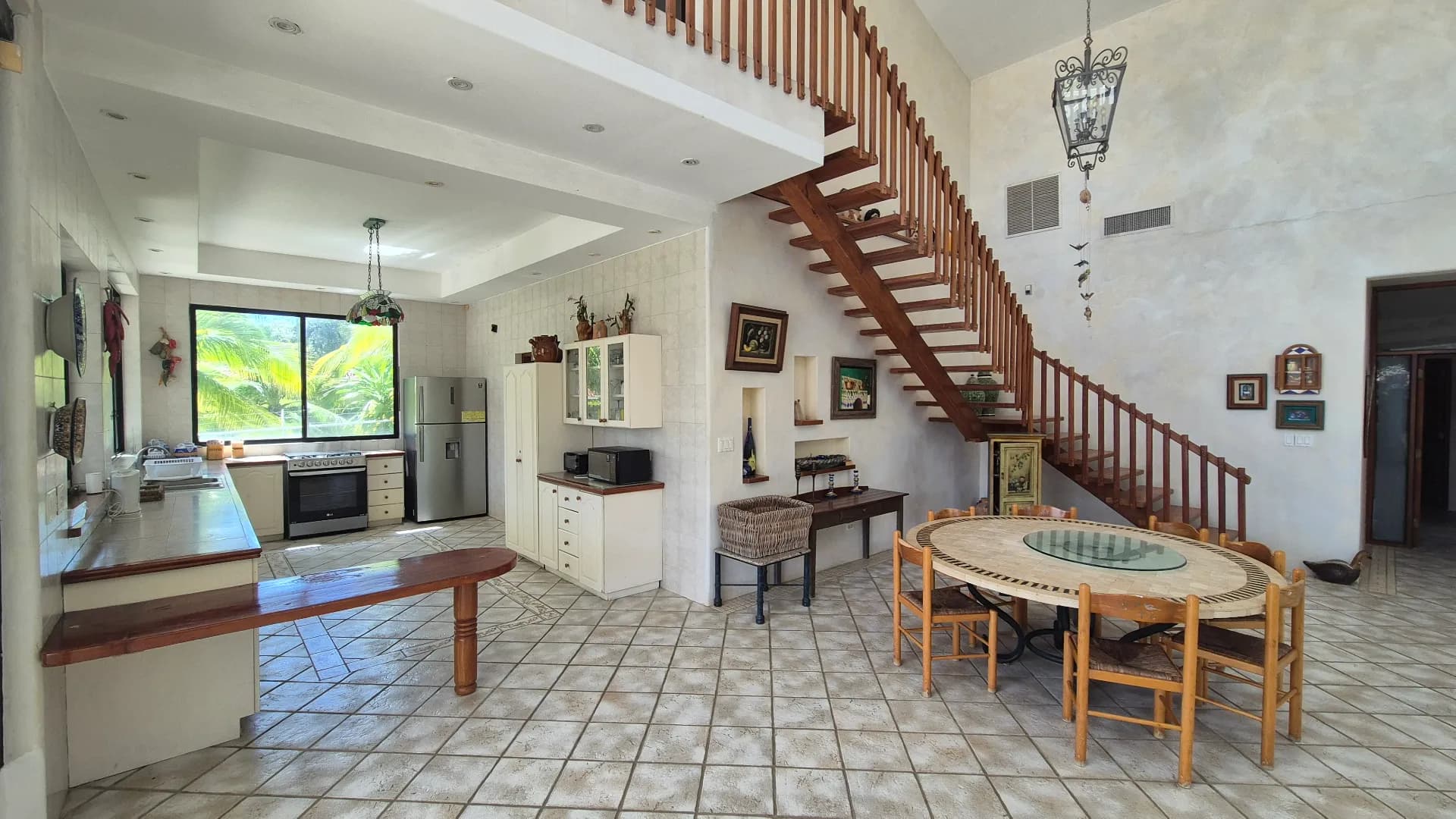 Elegant Two-Story Beachside Residence with 6 Bedrooms in Gated Coronado Community P-0601 - Image 7