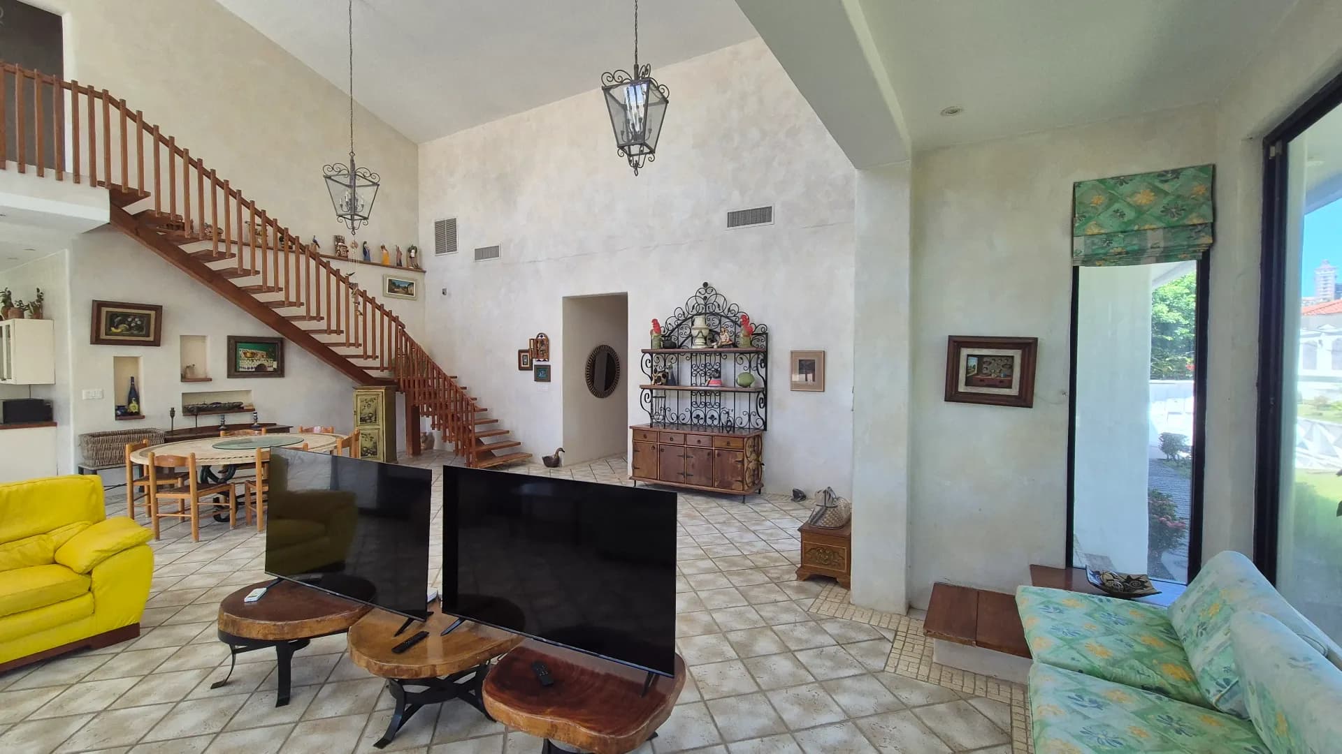 Elegant Two-Story Beachside Residence with 6 Bedrooms in Gated Coronado Community P-0601 - Image 9