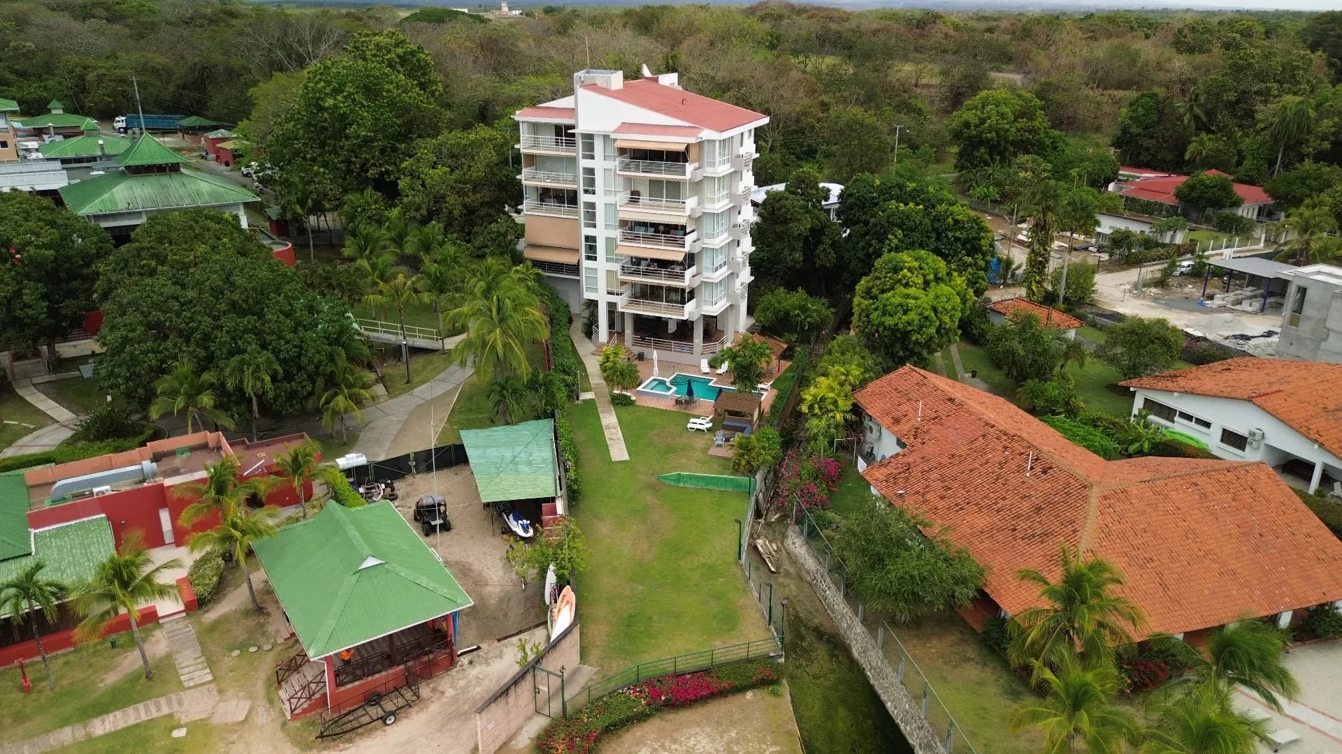 Live Oceanfront: Spacious 3-Bedroom Apartment in Río Hato P-0498 - Image 2