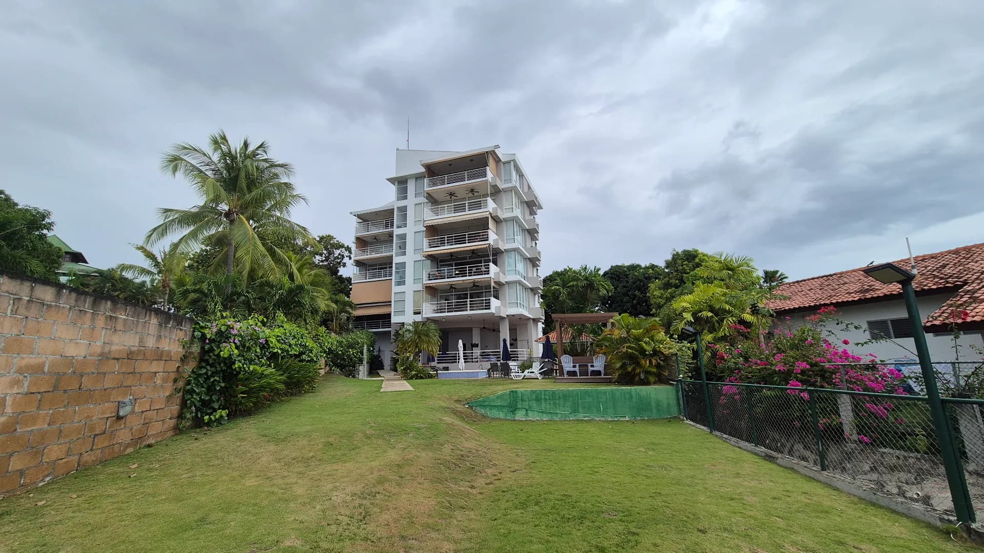 Live Oceanfront: Spacious 3-Bedroom Apartment in Río Hato P-0498 - Image 3