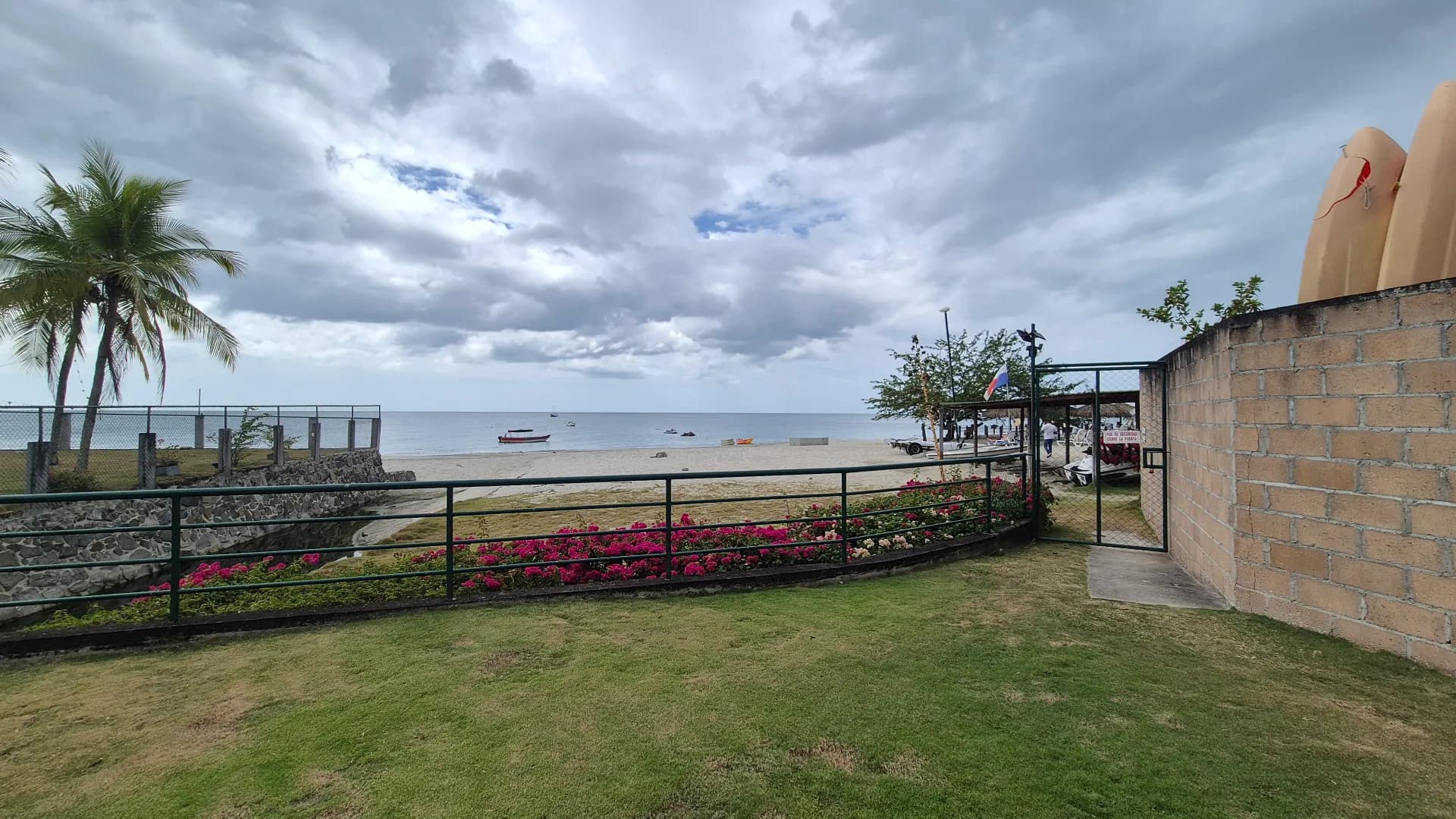 Live Oceanfront: Spacious 3-Bedroom Apartment in Río Hato P-0498 - Image 4