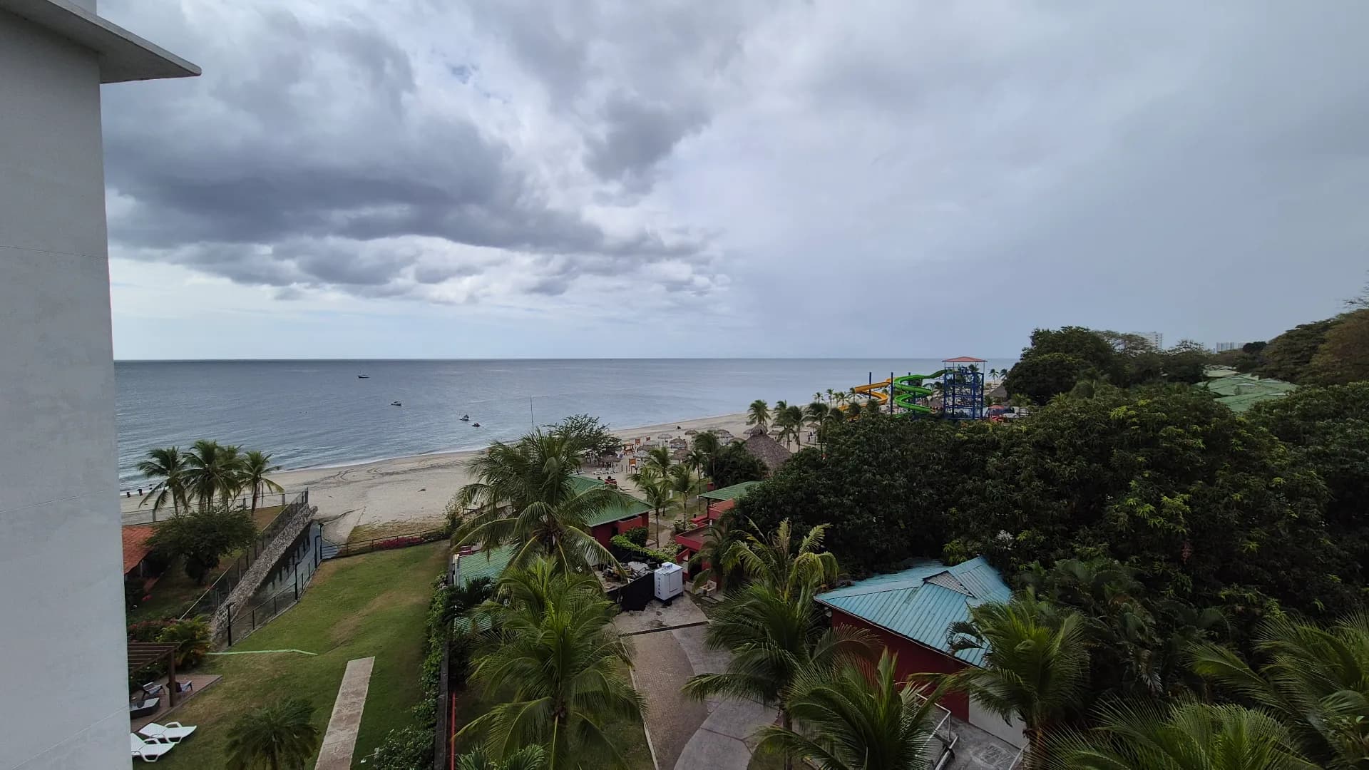 Live Oceanfront: Spacious 3-Bedroom Apartment in Río Hato P-0498 - Image 7