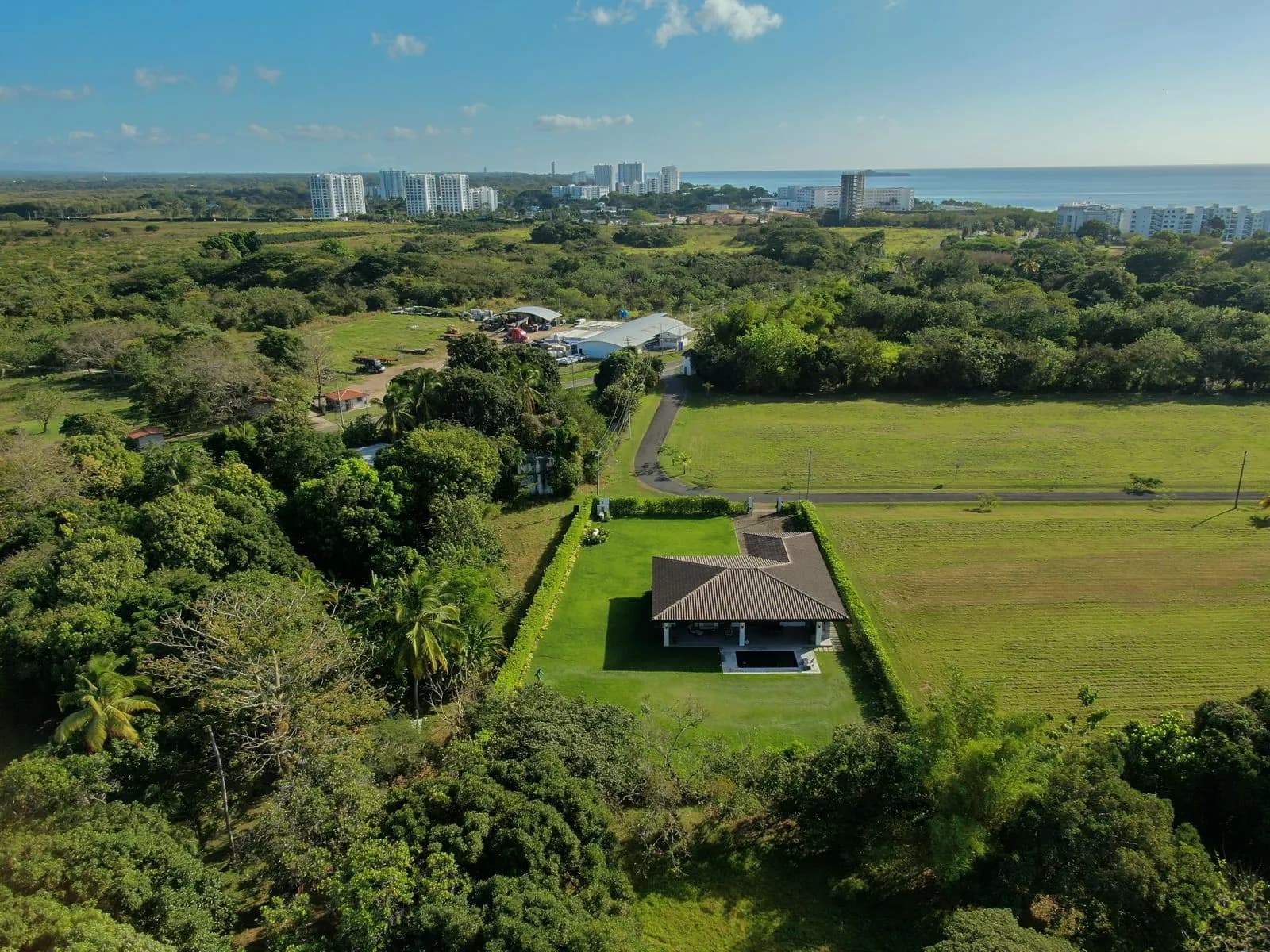 Beautiful and Modern Home in Playa Blanca (Río Hato) | Move-In Ready D-0328 - Image 1