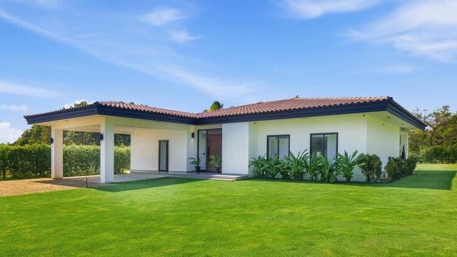Beautiful and Modern Home in Playa Blanca (Río Hato) | Move-In Ready D-0328 - Image 4