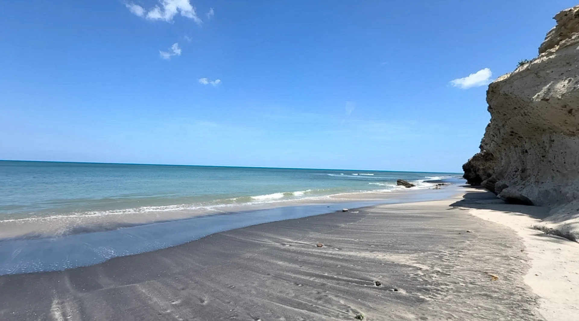 0.42-Acre Lot Walking Distance to the Beach in San Carlos, Panama  R-0068 - Image 9