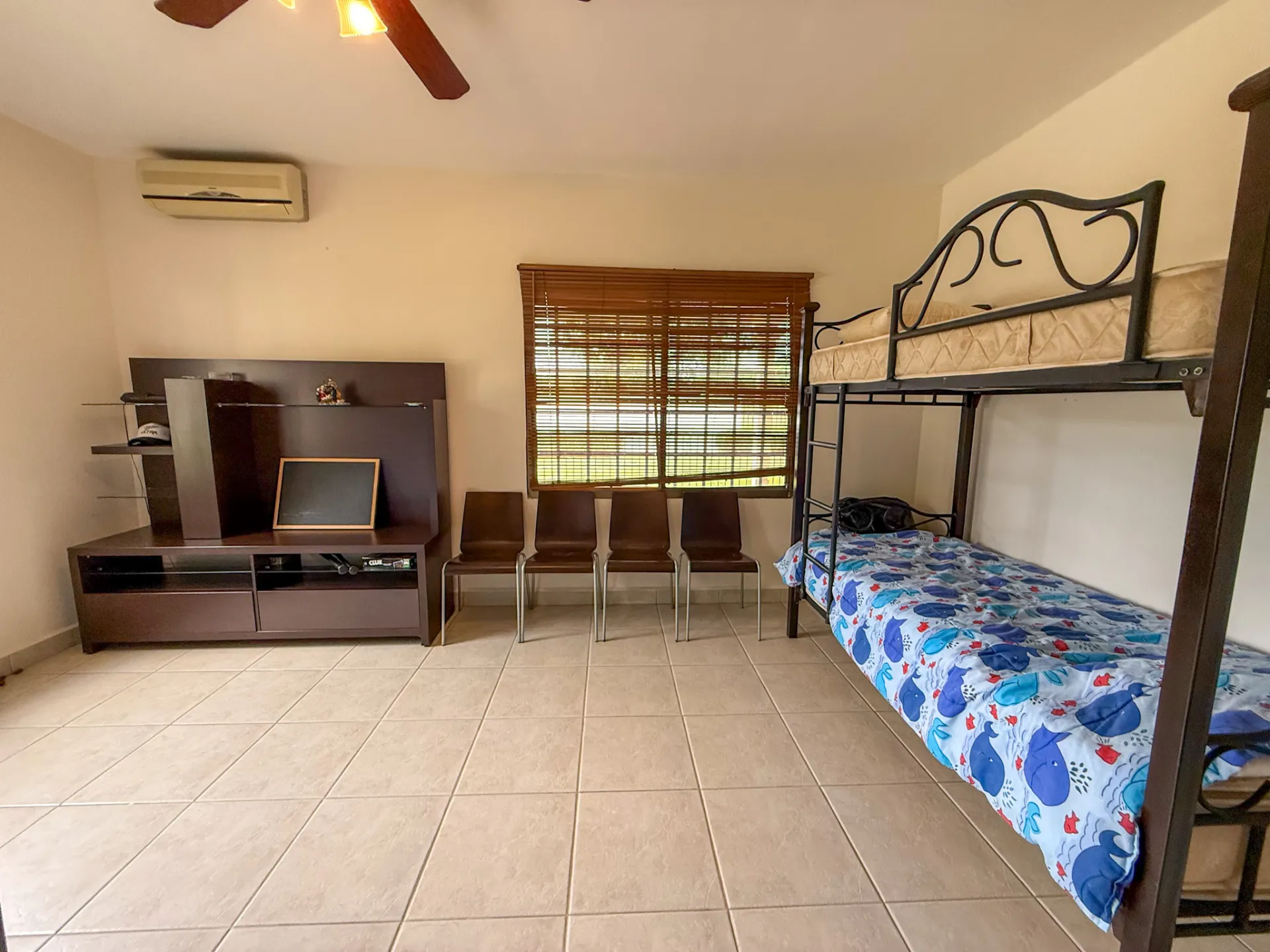 Spacious 3-Bedroom Beachside Home, 0.28 Acres, Large Pool, Coronado, Panama  R-0023 - Image 20
