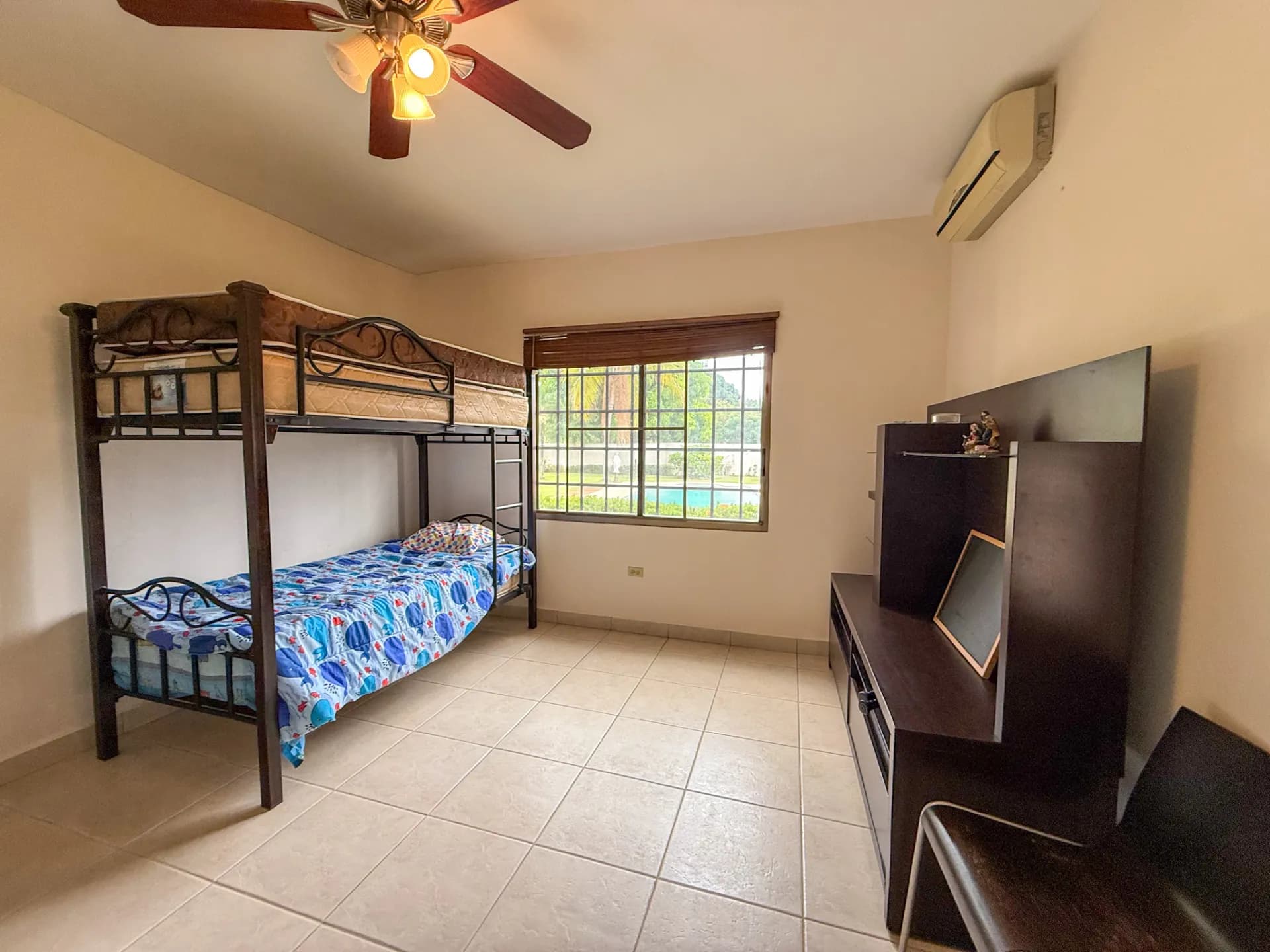 Spacious 3-Bedroom Beachside Home, 0.28 Acres, Large Pool, Coronado, Panama  R-0023 - Image 21
