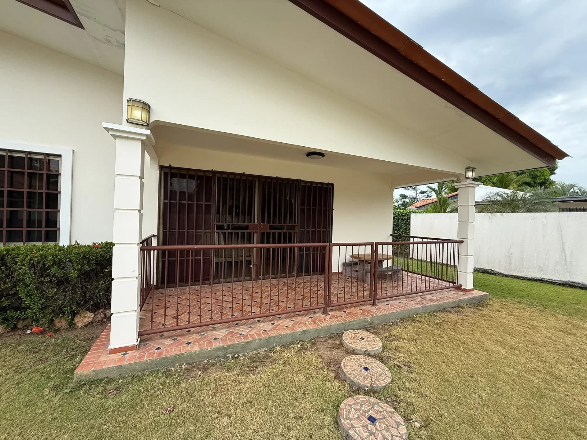 Spacious 3-Bedroom Beachside Home, 0.28 Acres, Large Pool, Coronado, Panama  R-0023 - Image 22