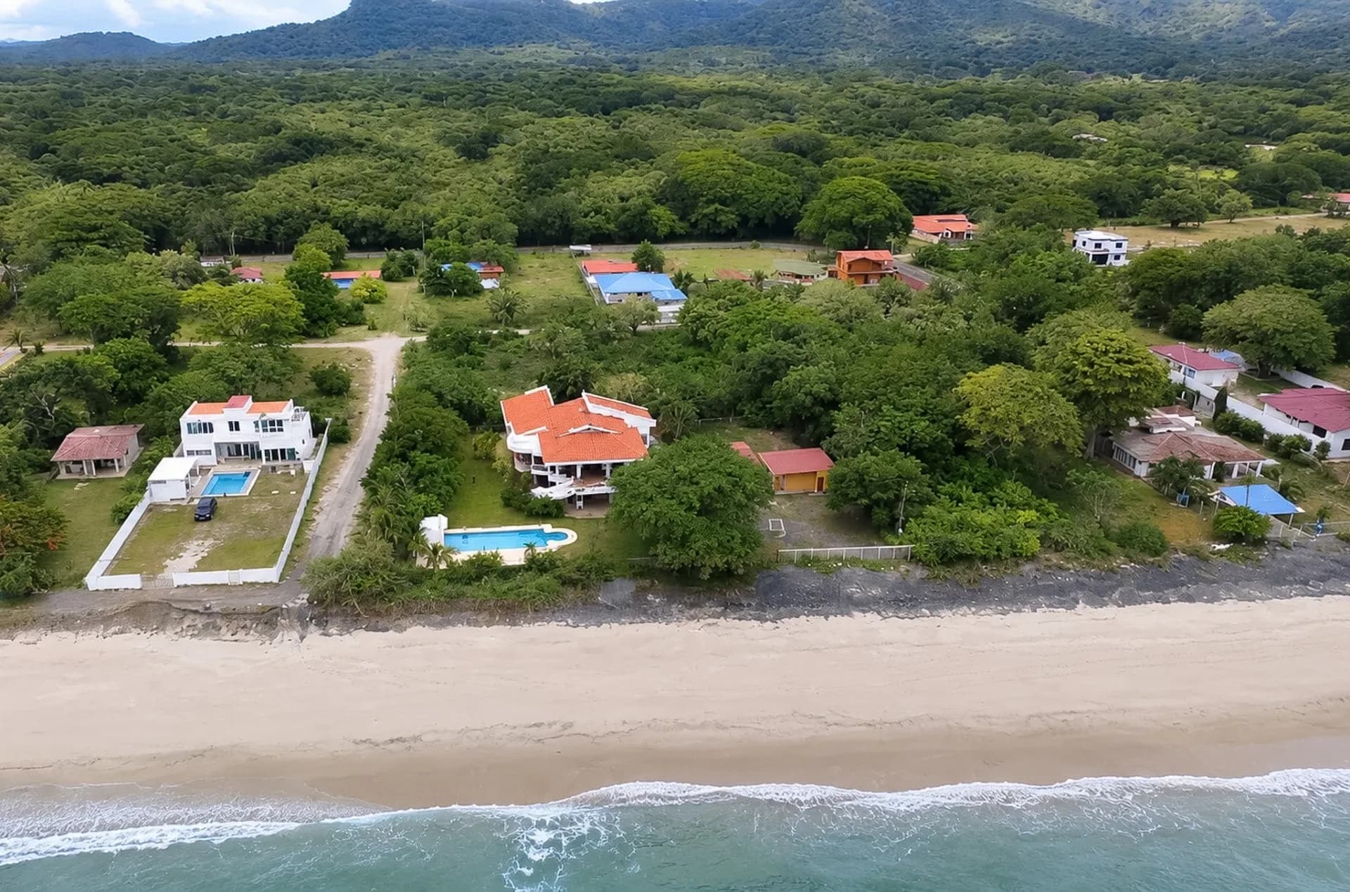 Impressive 5 Bedroom Beachfront Estate in Malibu, Panama R-0013 - Image 3