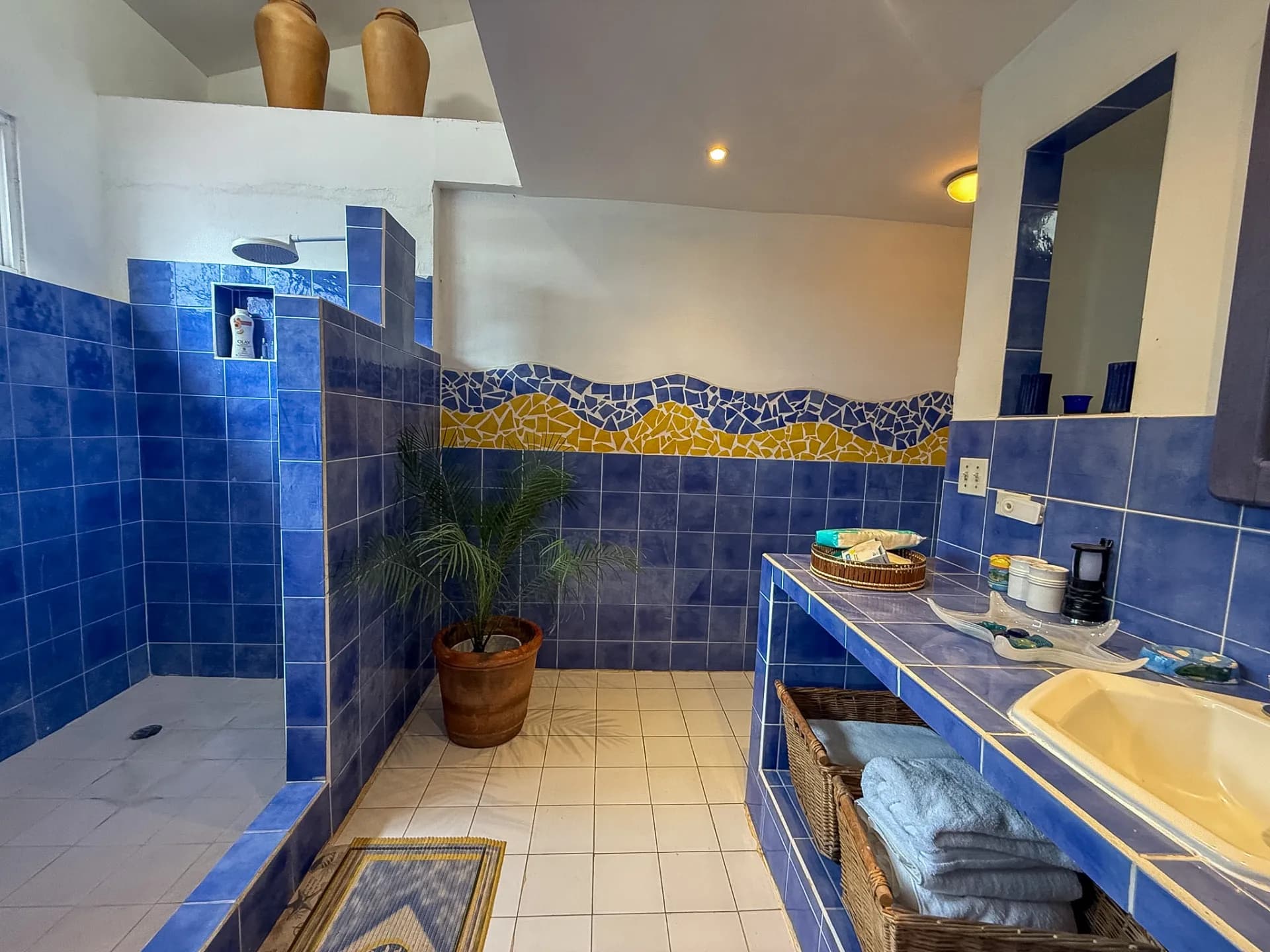 Impressive 5 Bedroom Beachfront Estate in Malibu, Panama R-0013 - Image 27