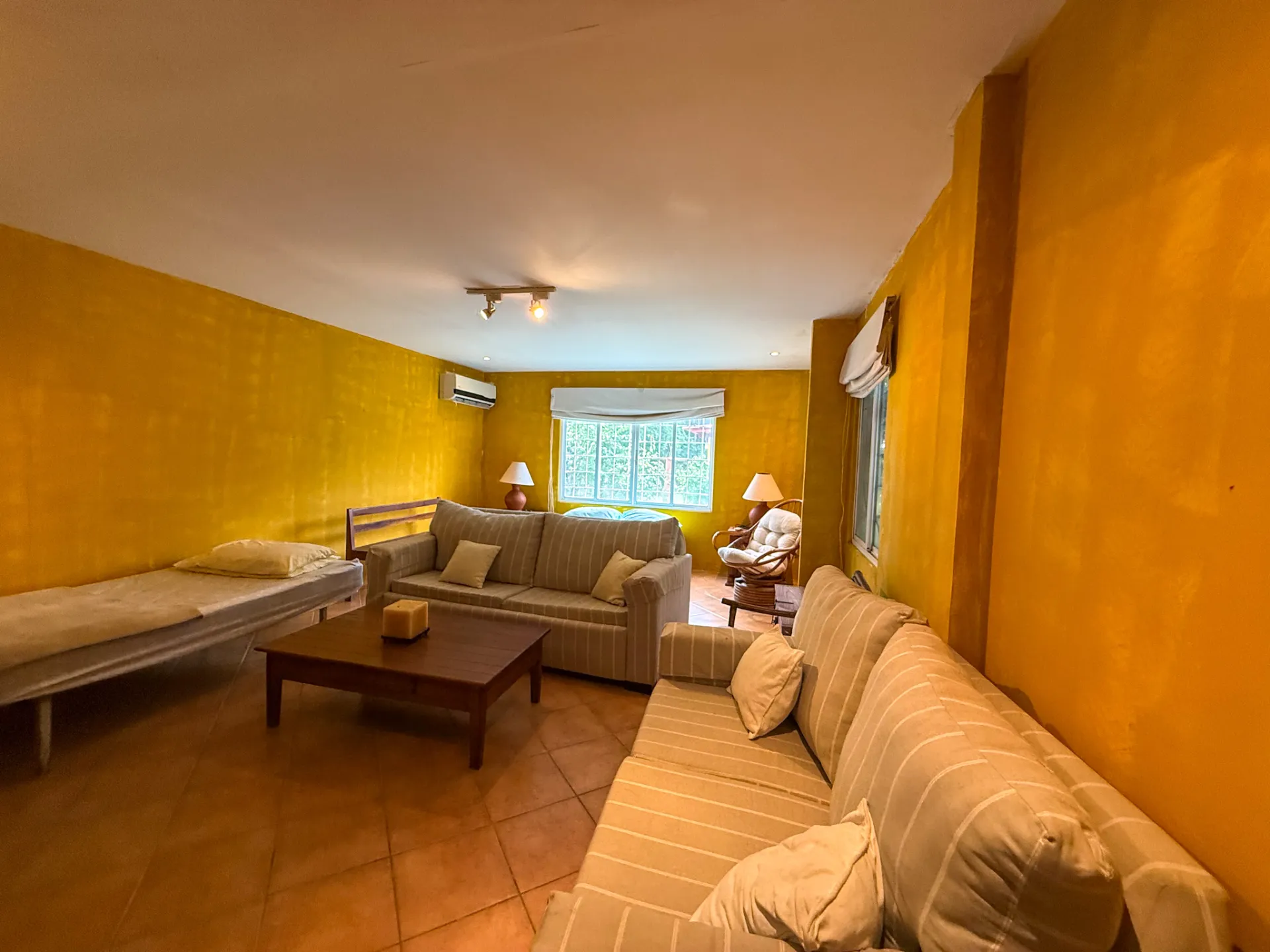 Impressive 5 Bedroom Beachfront Estate in Malibu, Panama R-0013 - Image 17