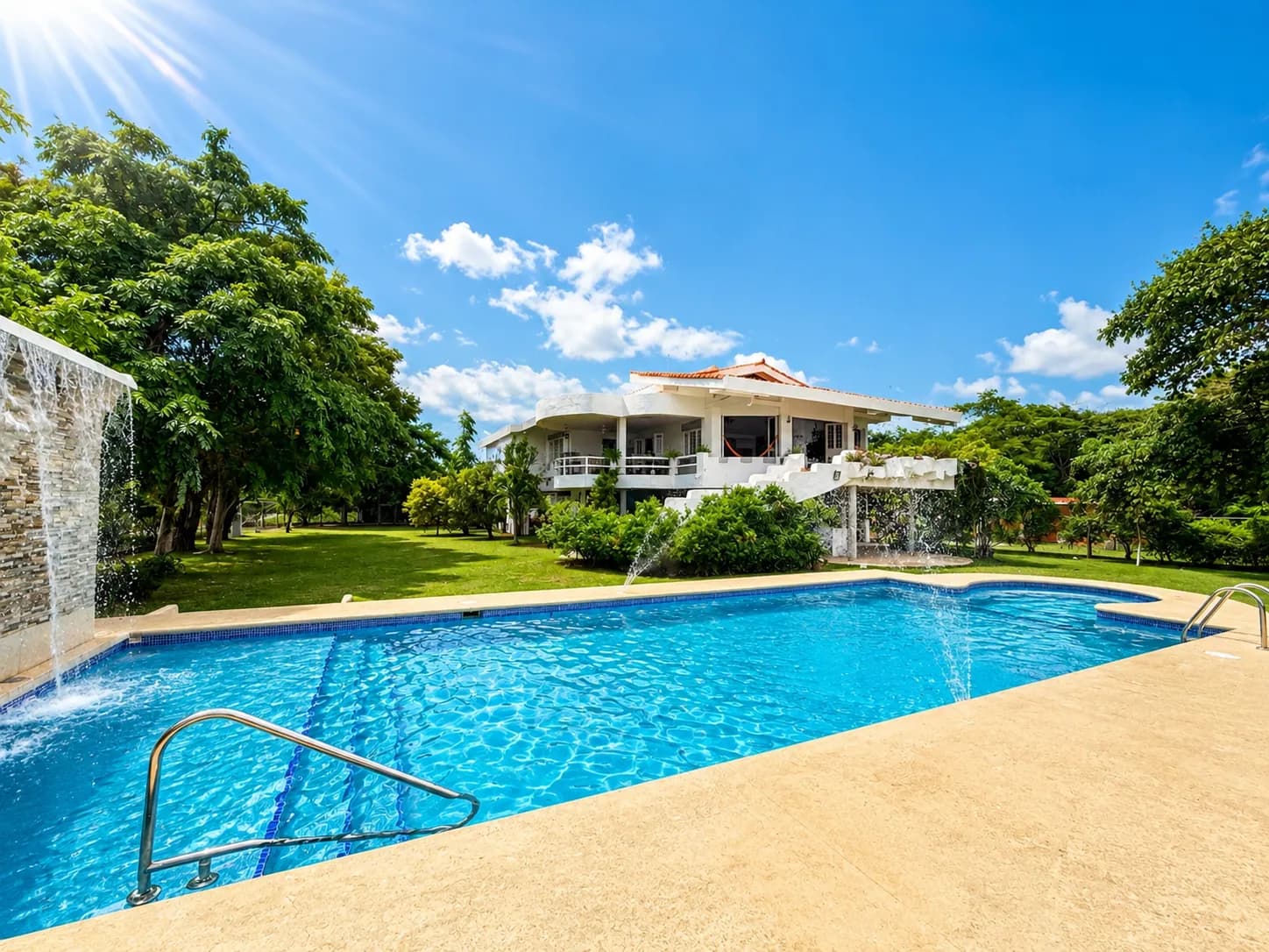 Impressive 5 Bedroom Beachfront Estate in Malibu, Panama R-0013 - Image 40