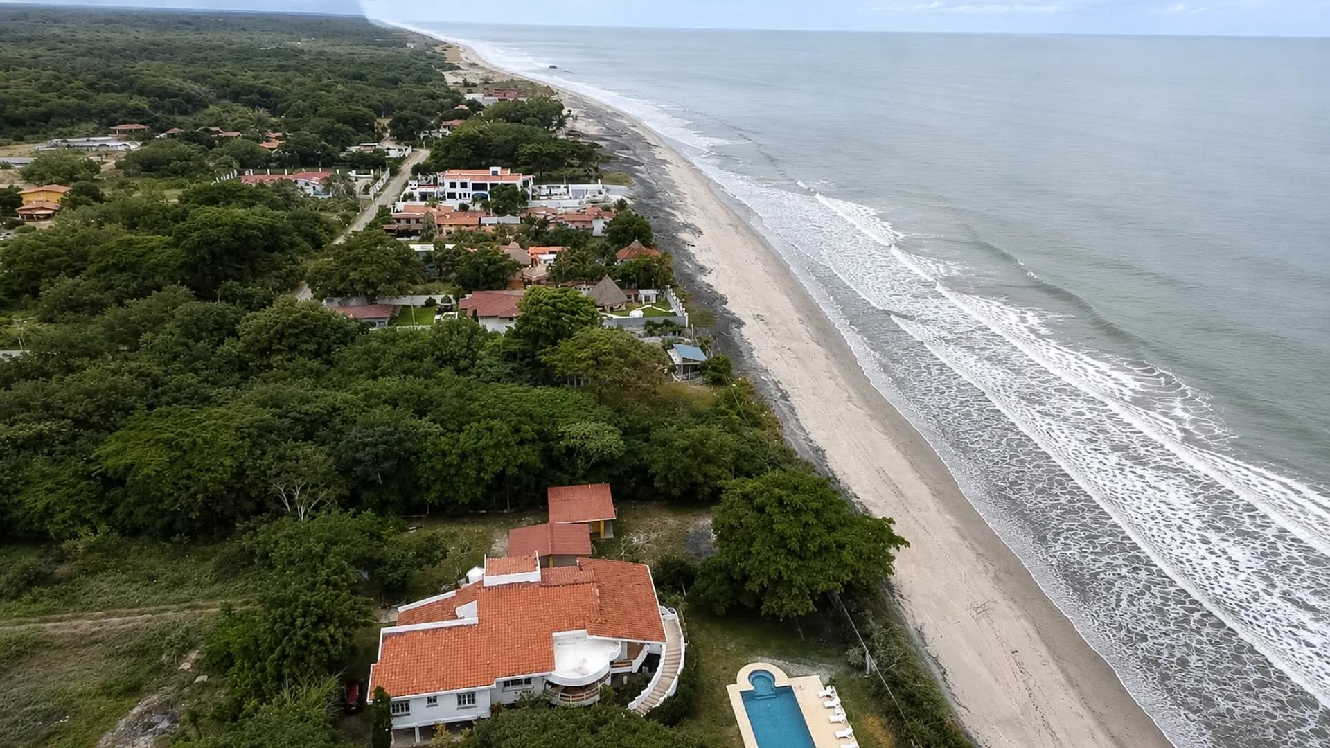 Impressive 5 Bedroom Beachfront Estate in Malibu, Panama R-0013 - Image 45