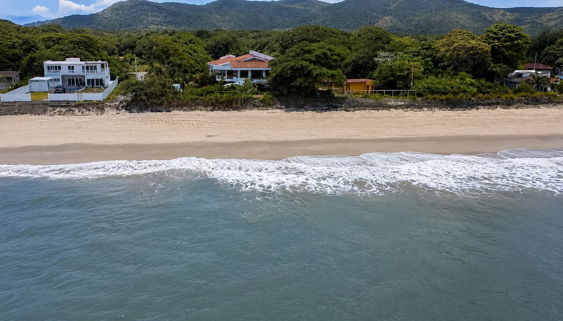 Impressive 5 Bedroom Beachfront Estate in Malibu, Panama R-0013 - Image 46