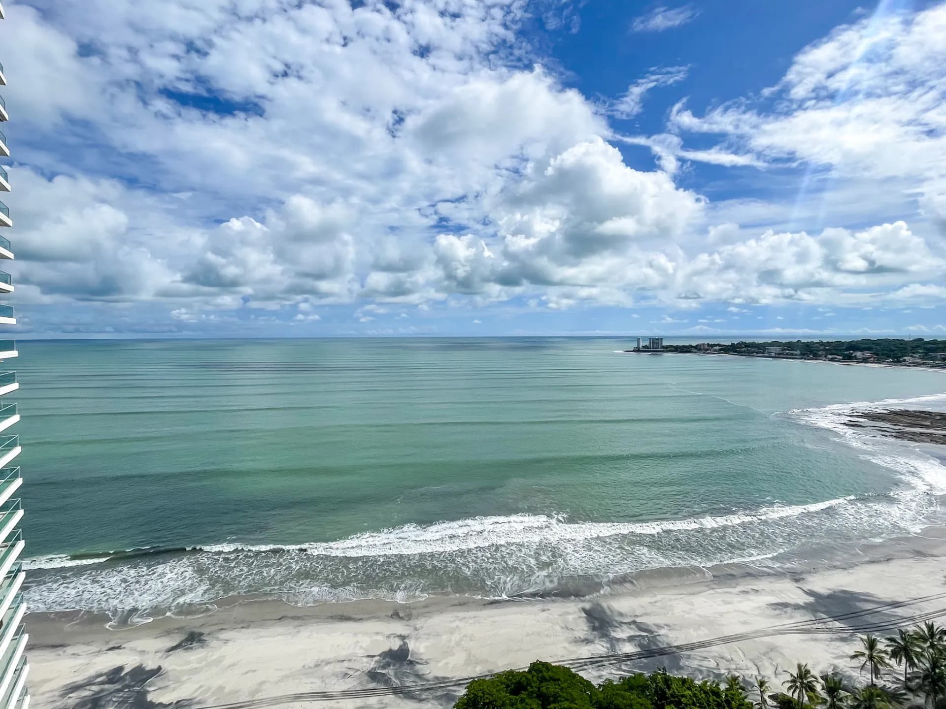 Stunning & Tastefully Decorated 2 Bedroom Beachfront Condo R-0019 - Image 38