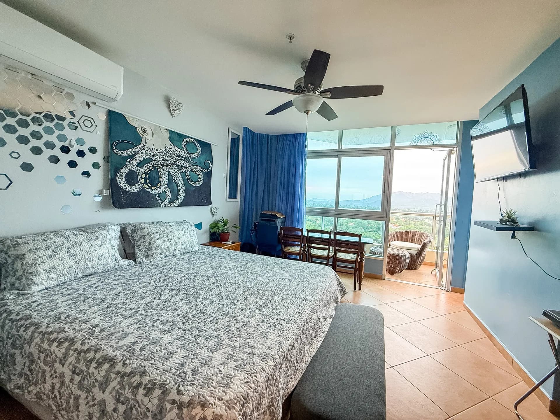 Well-Appointed Ocean View Condo in Coronado Golf Tower, Coronado, Panama.R-0057 - Image 14