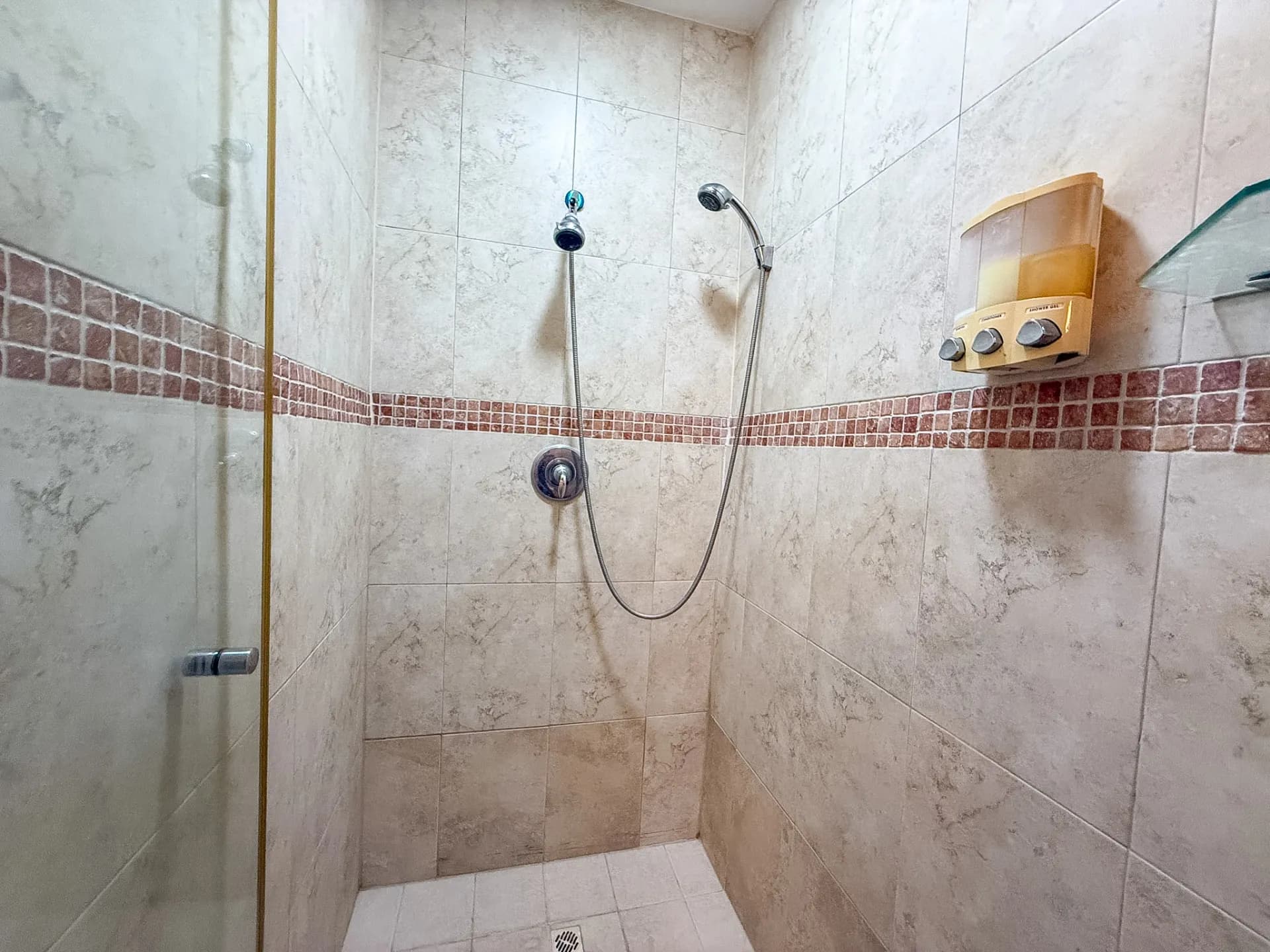 Well-Appointed Ocean View Condo in Coronado Golf Tower, Coronado, Panama.R-0057 - Image 21
