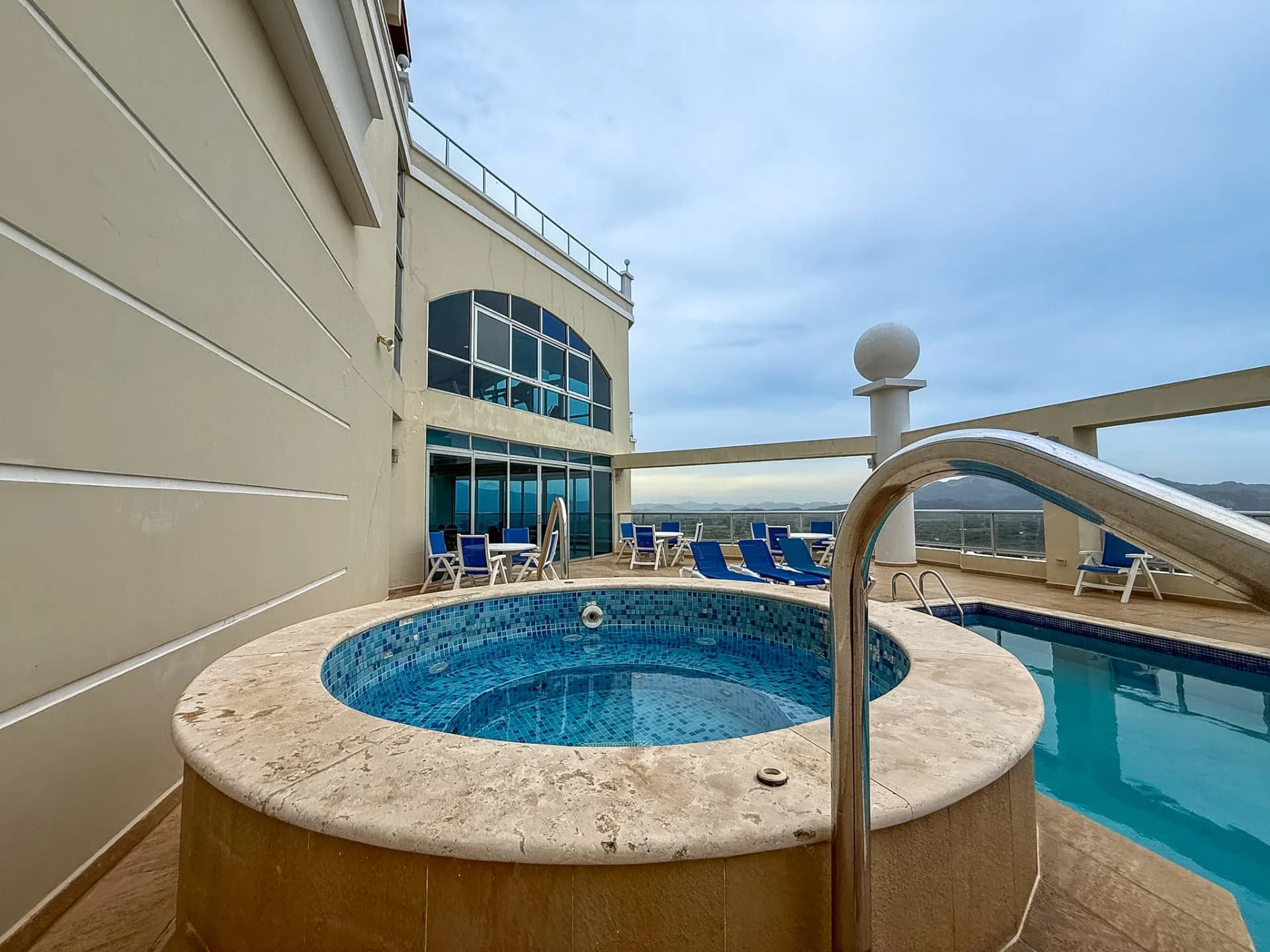 Well-Appointed Ocean View Condo in Coronado Golf Tower, Coronado, Panama.R-0057 - Image 25