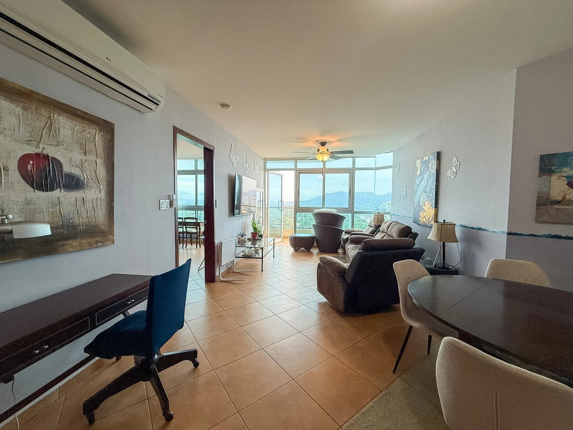 Well-Appointed Ocean View Condo in Coronado Golf Tower, Coronado, Panama.R-0057 - Image 4