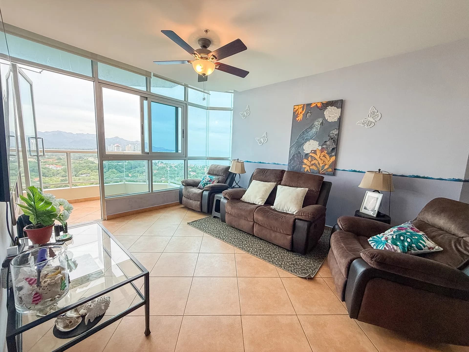 Well-Appointed Ocean View Condo in Coronado Golf Tower, Coronado, Panama.R-0057 - Image 9