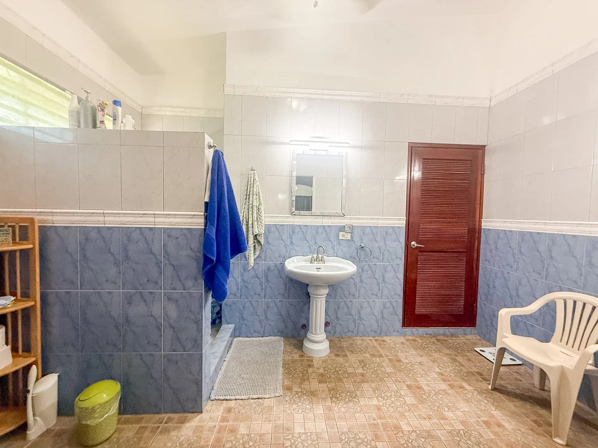 3 Bedroom Coastal Estate with Guest House, Backup Generator and 0.89 Acres in Nueva Gorgona, Panama R-0079 - Image 20