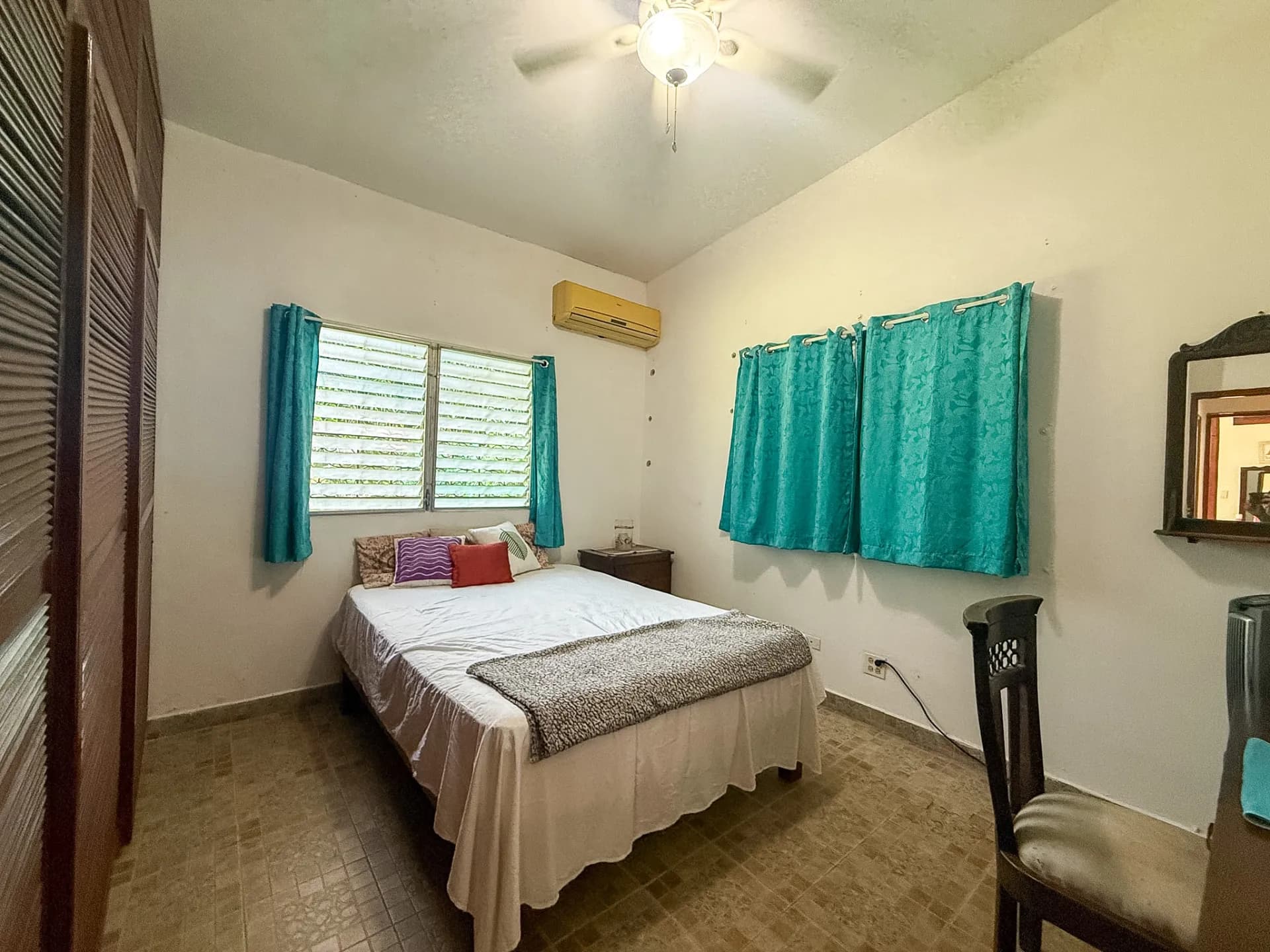 3 Bedroom Coastal Estate with Guest House, Backup Generator and 0.89 Acres in Nueva Gorgona, Panama R-0079 - Image 23